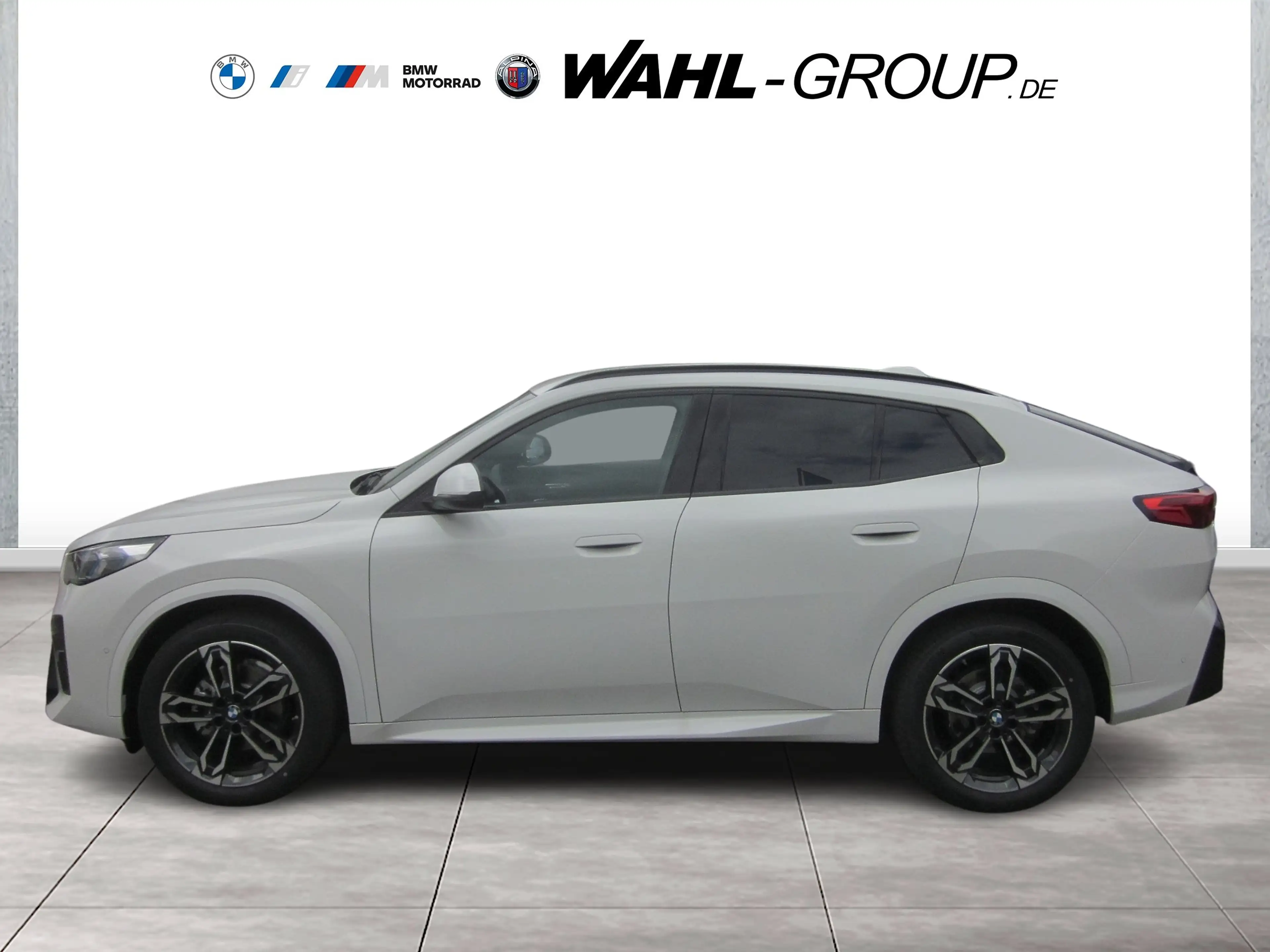 BMW iX2 eDrive20 M Sport AHK Premium LiveCockp Adapt LED — photo 9
