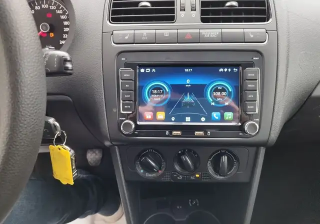 Volkswagen Polo view 9
