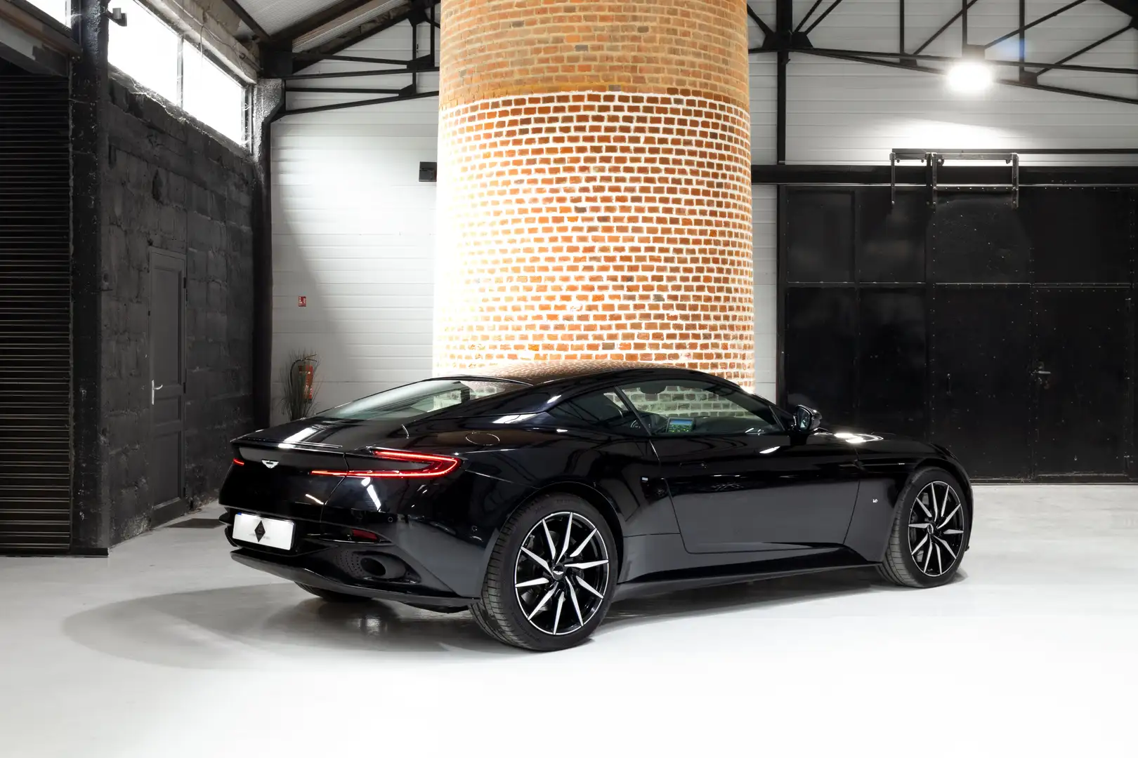 Aston Martin DB11 DB11 Coupé 5.2 Biturbo V12 Zwart - 2