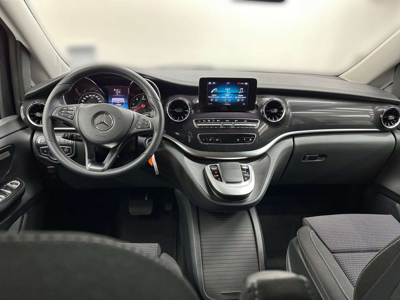 Mercedes-Benz V 220
