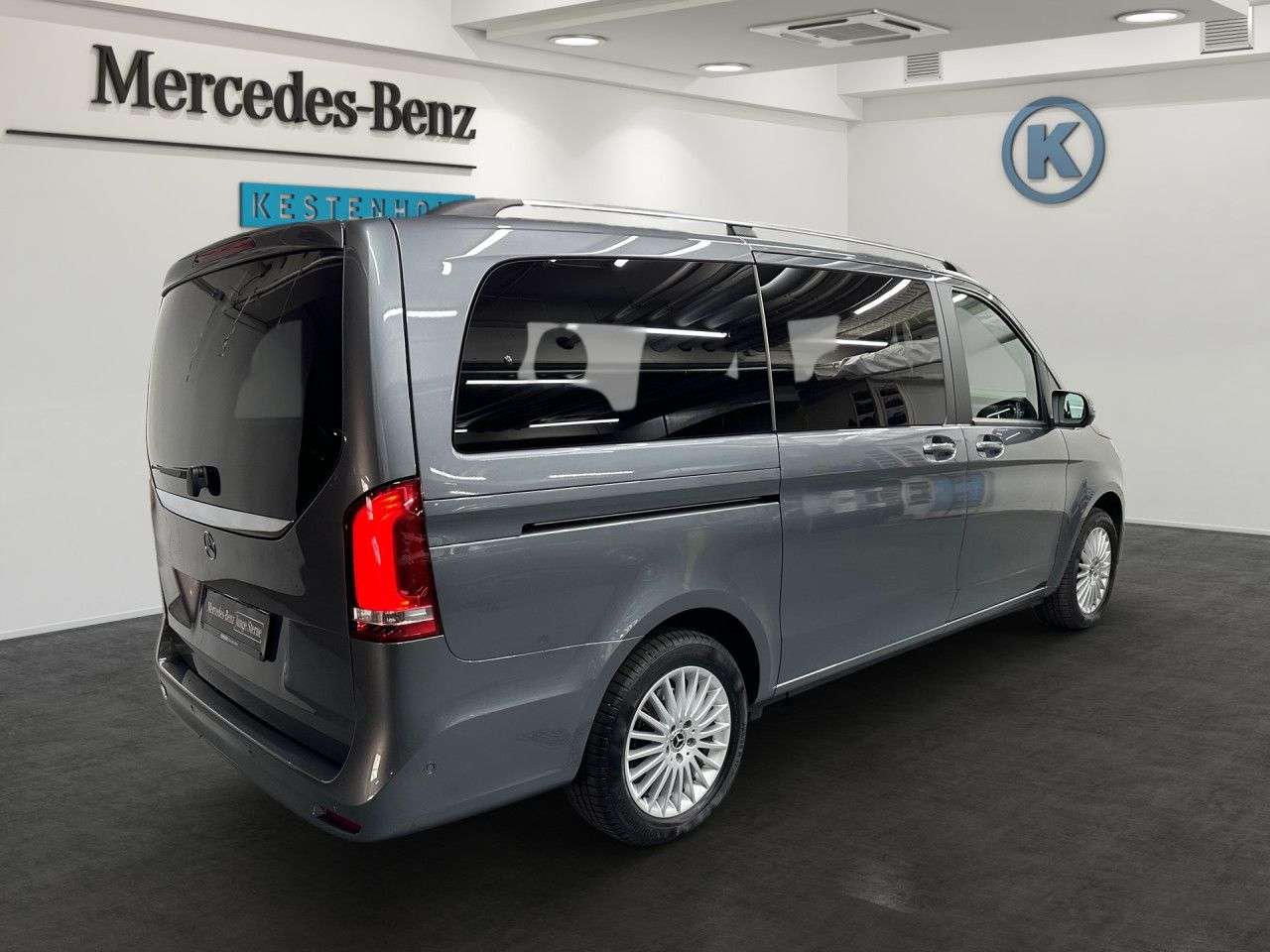 Mercedes-Benz V 220