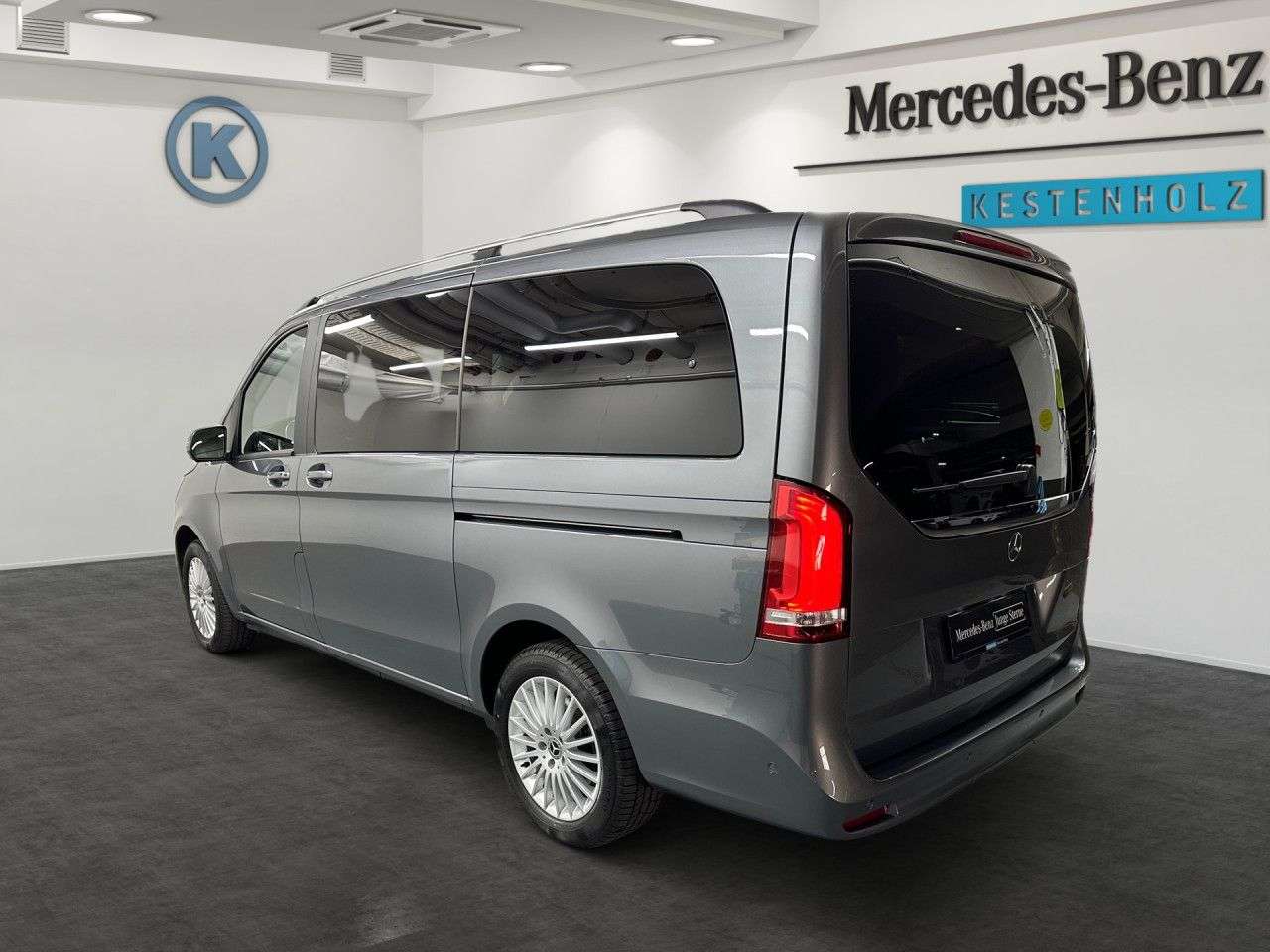 Mercedes-Benz V 220