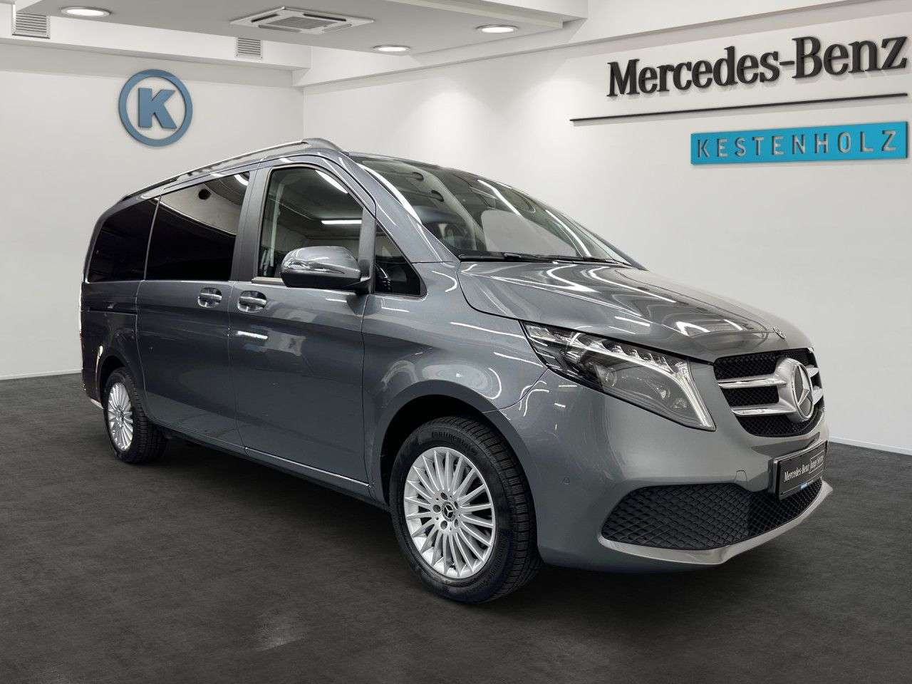 Mercedes-Benz V 220