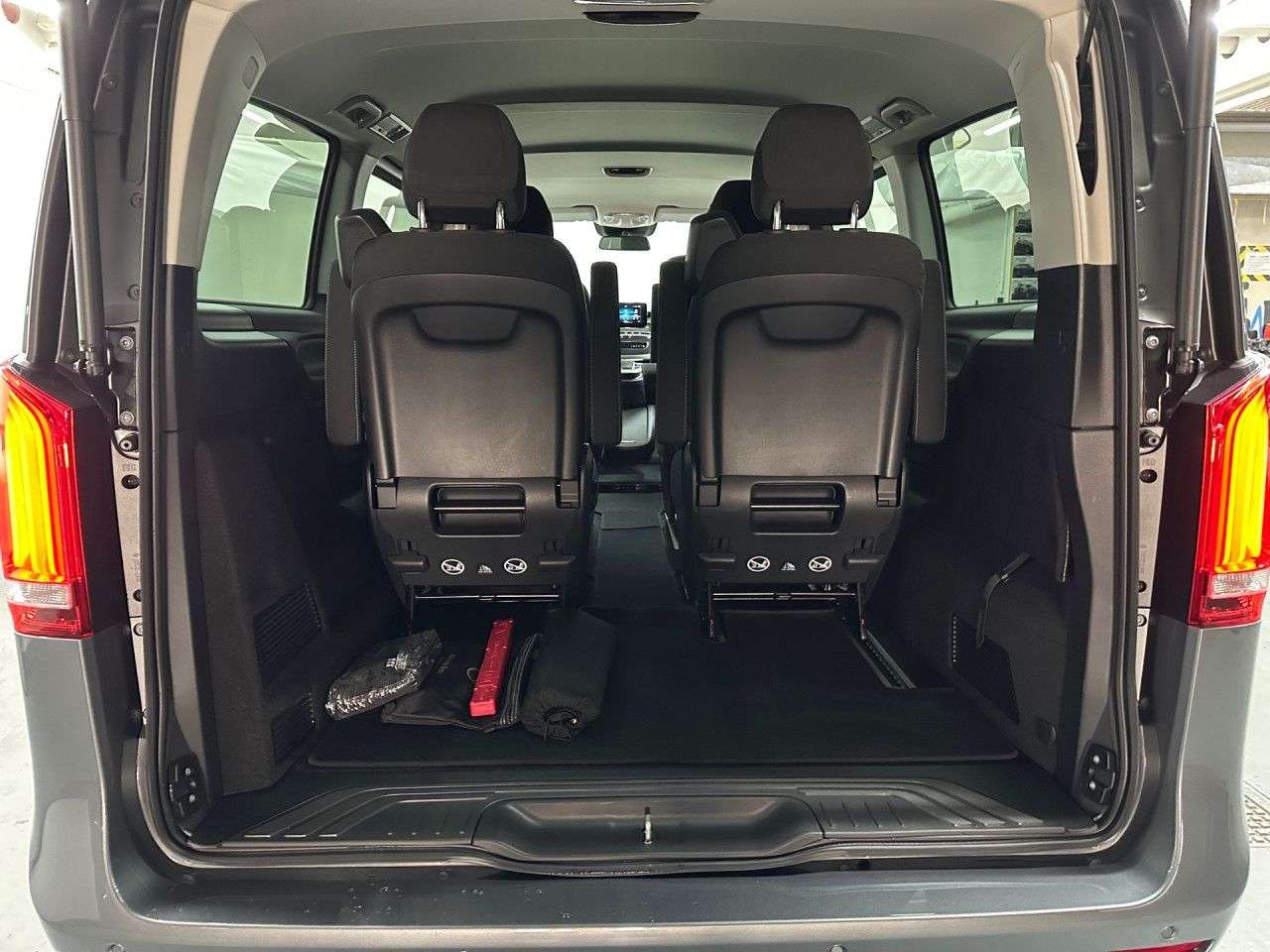Mercedes-Benz V 220