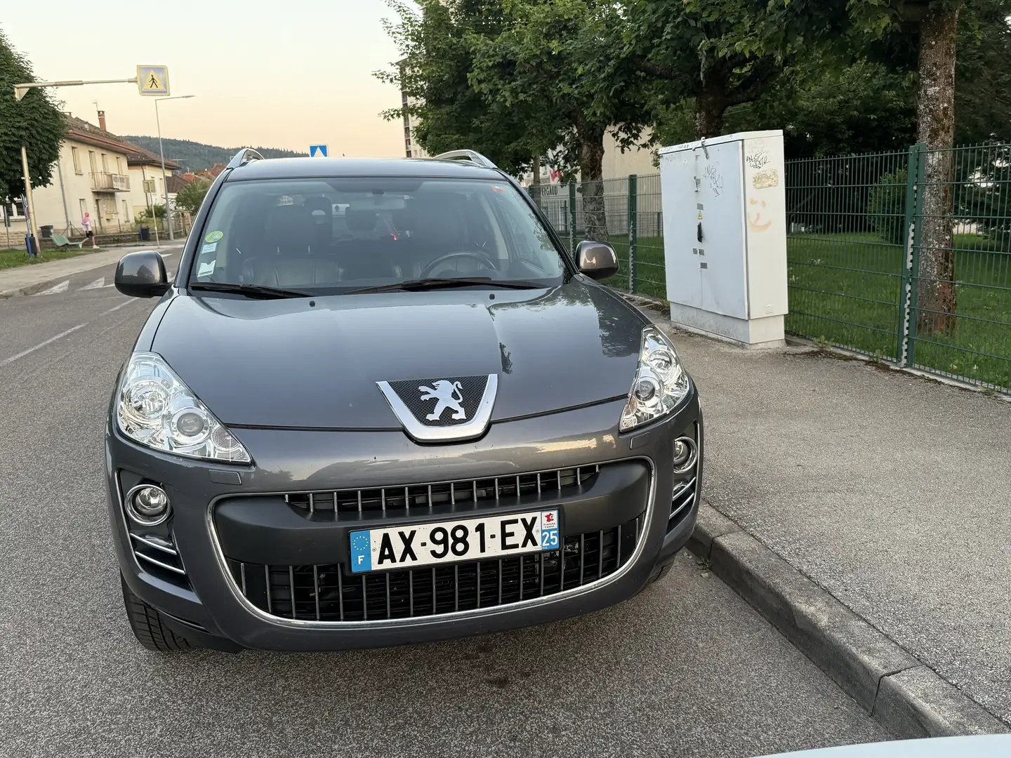 Peugeot 4007 2.2 HDi 16V 156ch FAP Confort Pack Grey - 2