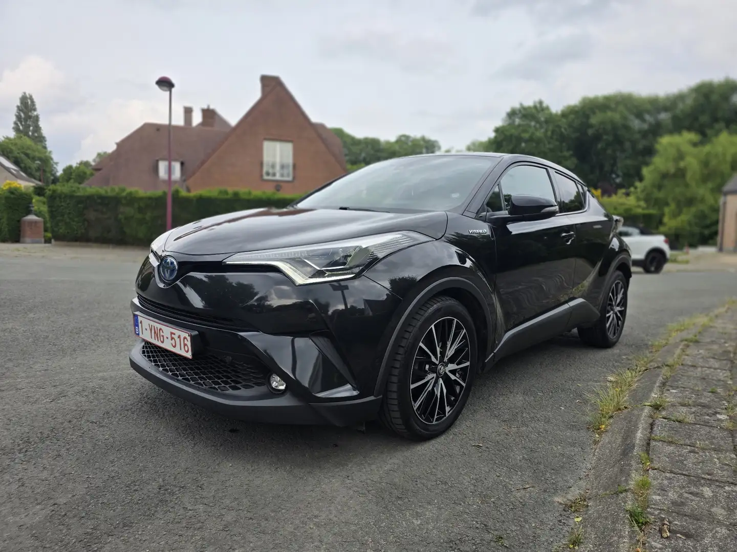 Toyota C-HR Hybrid Style Selection - 2