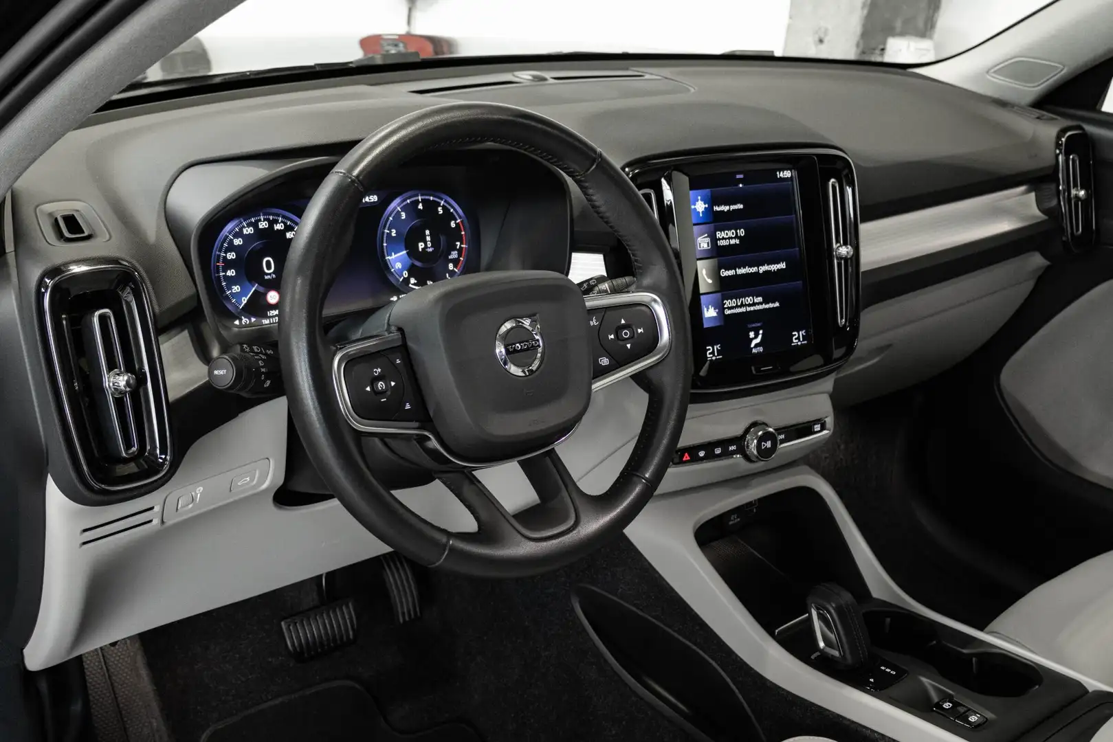 Volvo XC40 T2 Momentum | Blond Lederen Bekleding | Dealeronde Noir - 2