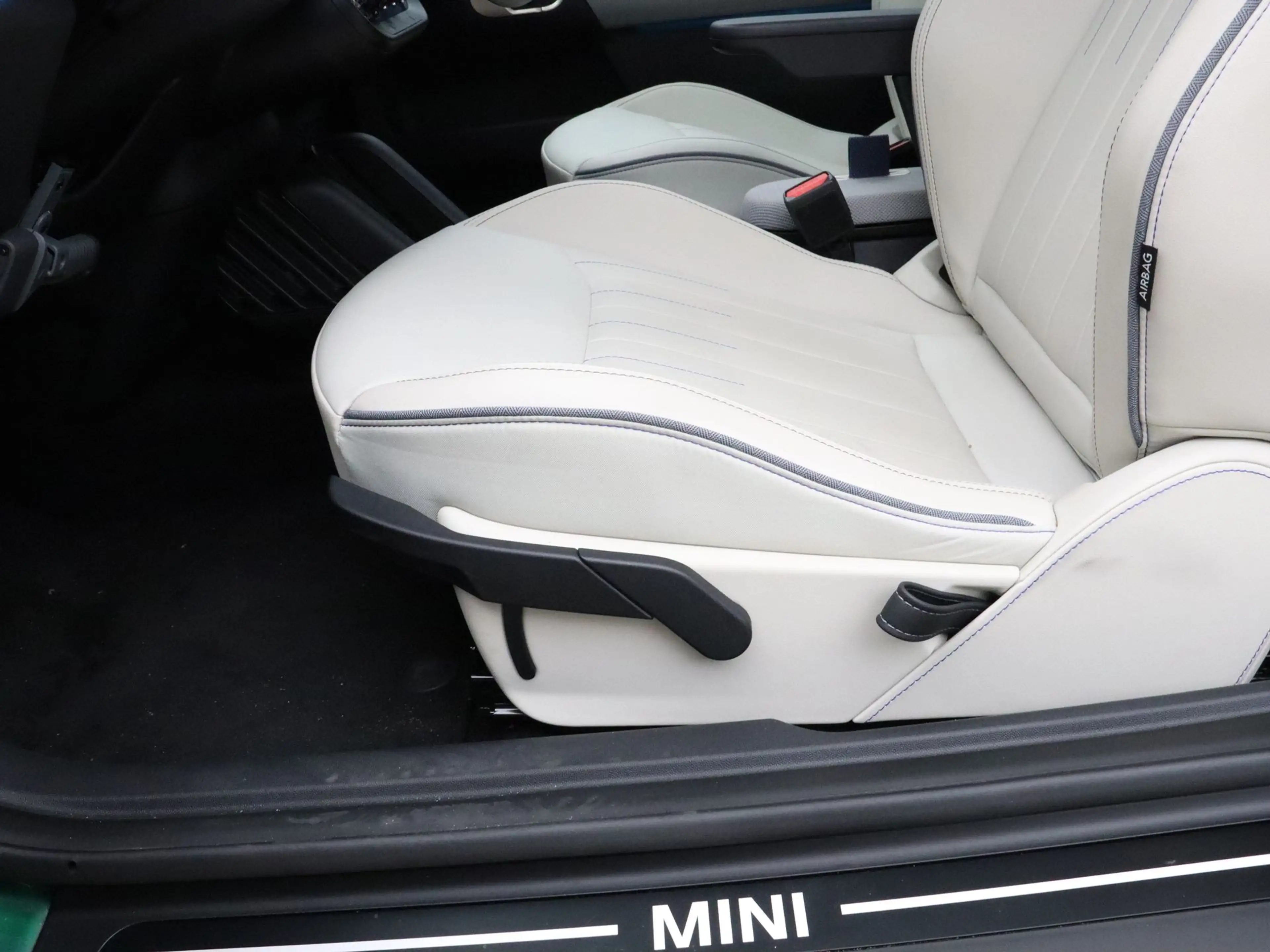 MINI Cooper E Favoured Pakket M — photo 15