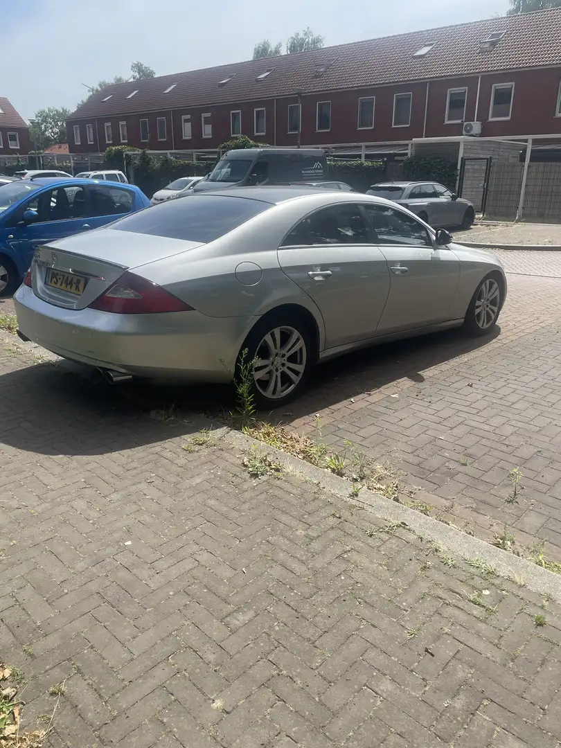 Mercedes-Benz CLS 350 Gris - 2