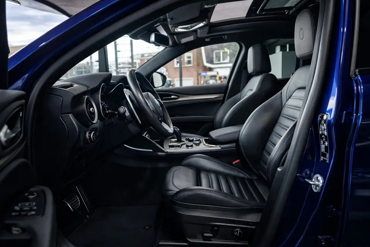Alfa Romeo Stelvio 2023