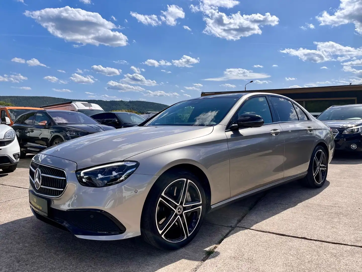 Mercedes-Benz E 450 4Matic LED belüft. Sitze 360 Kamera DAB Argent - 1