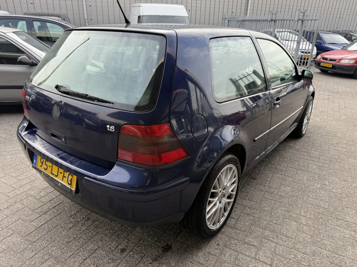 Volkswagen Golf 1.6-16V Blauw - 2