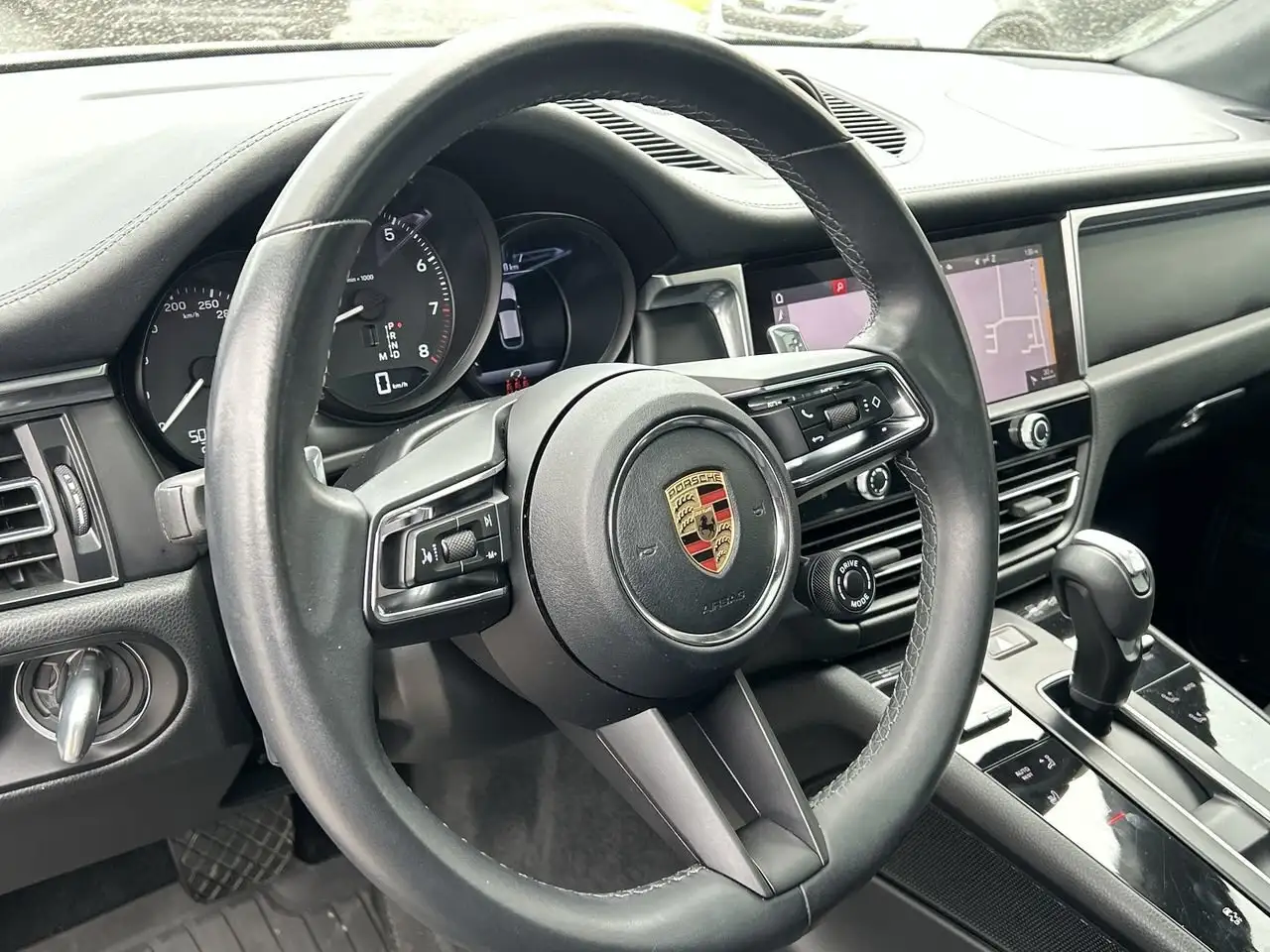 Porsche Macan снимка Porsche Macan