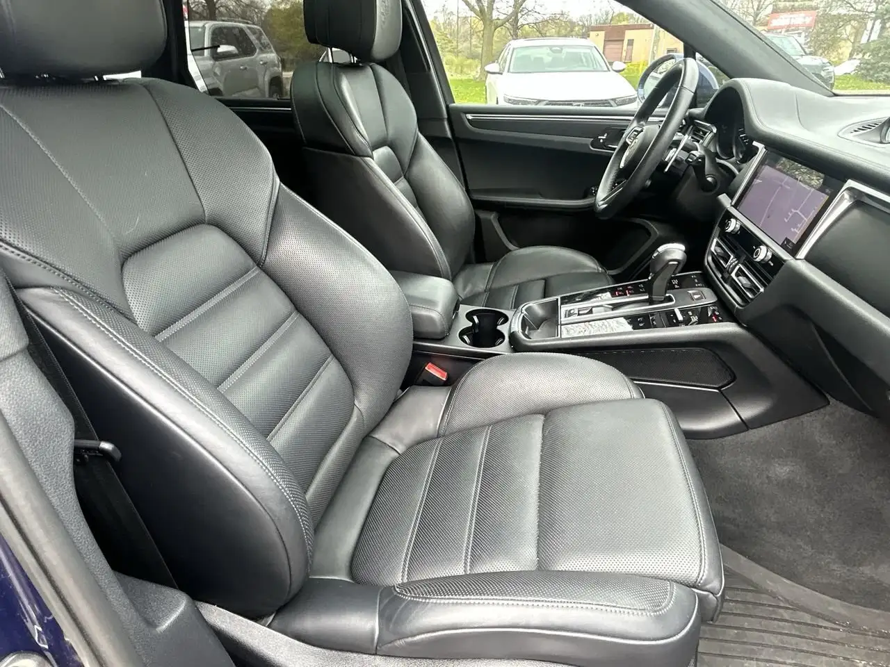 Porsche Macan снимка Porsche Macan
