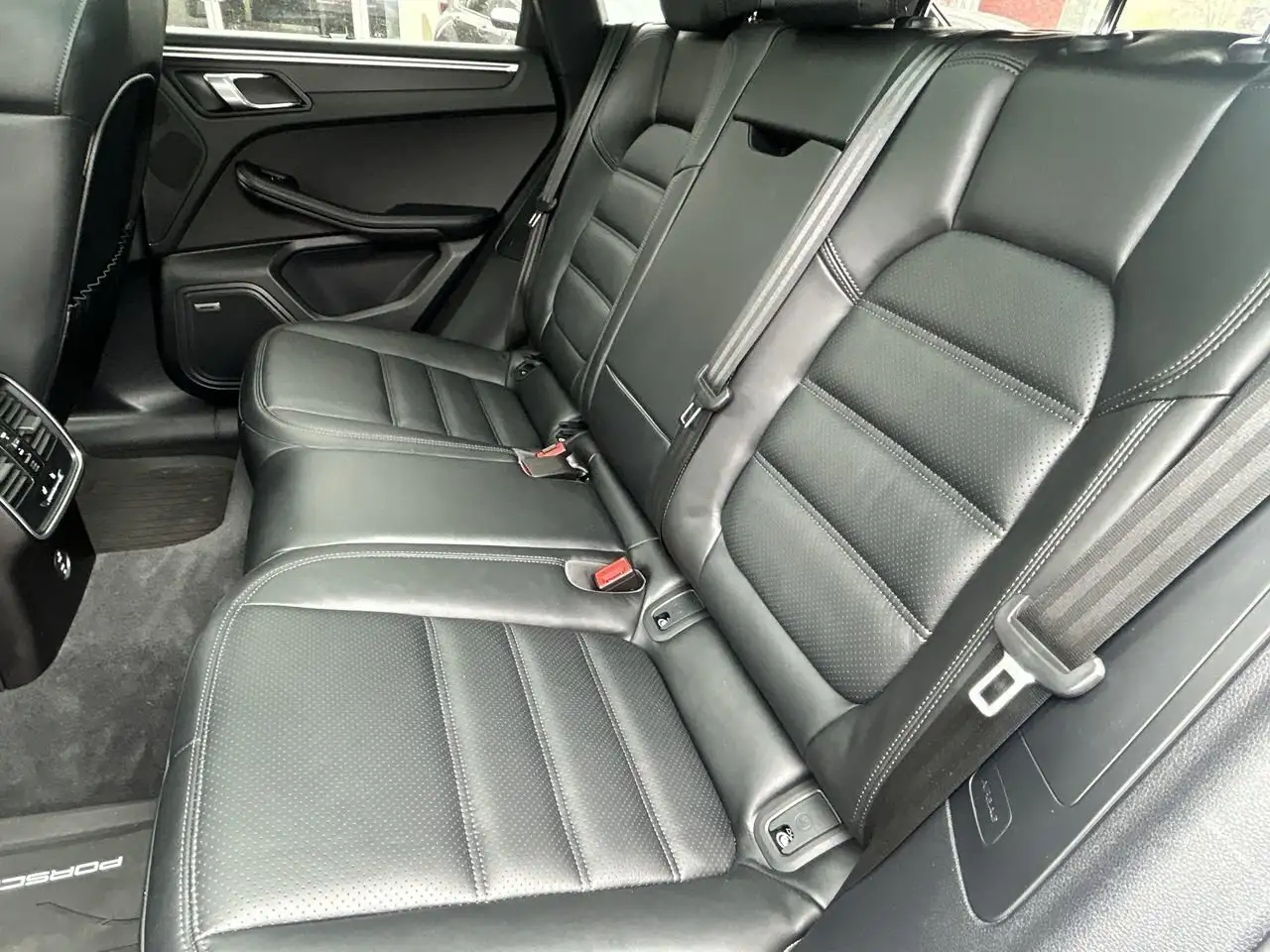 Porsche Macan снимка Porsche Macan
