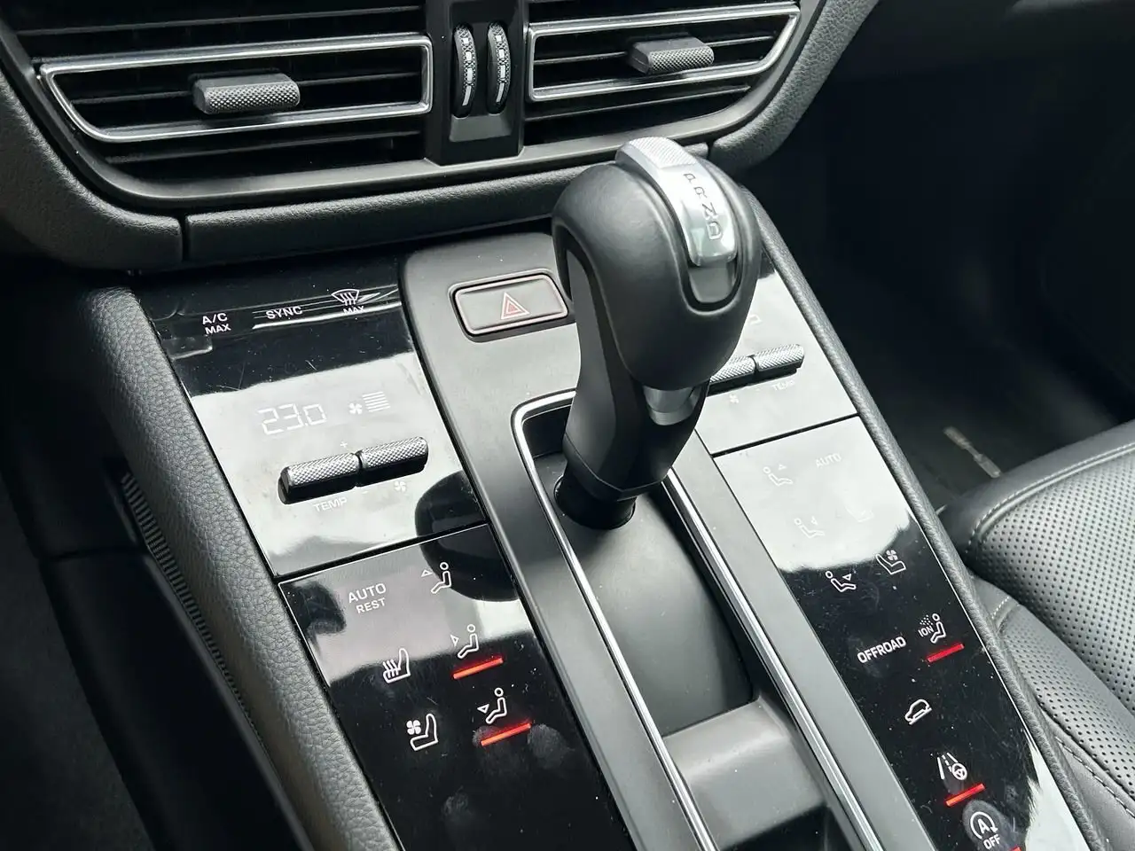 Porsche Macan снимка Porsche Macan