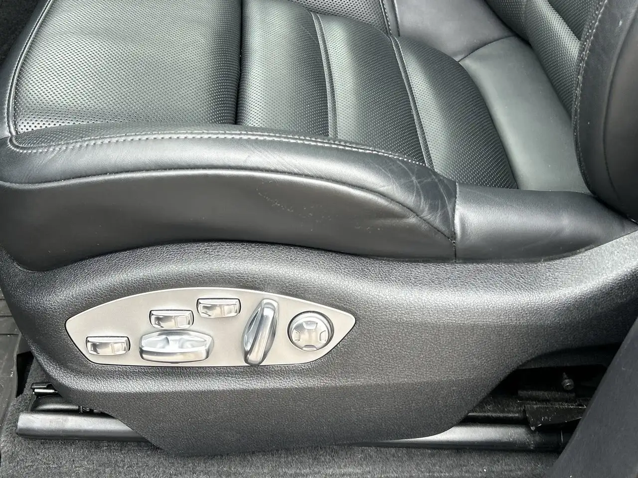 Porsche Macan снимка Porsche Macan