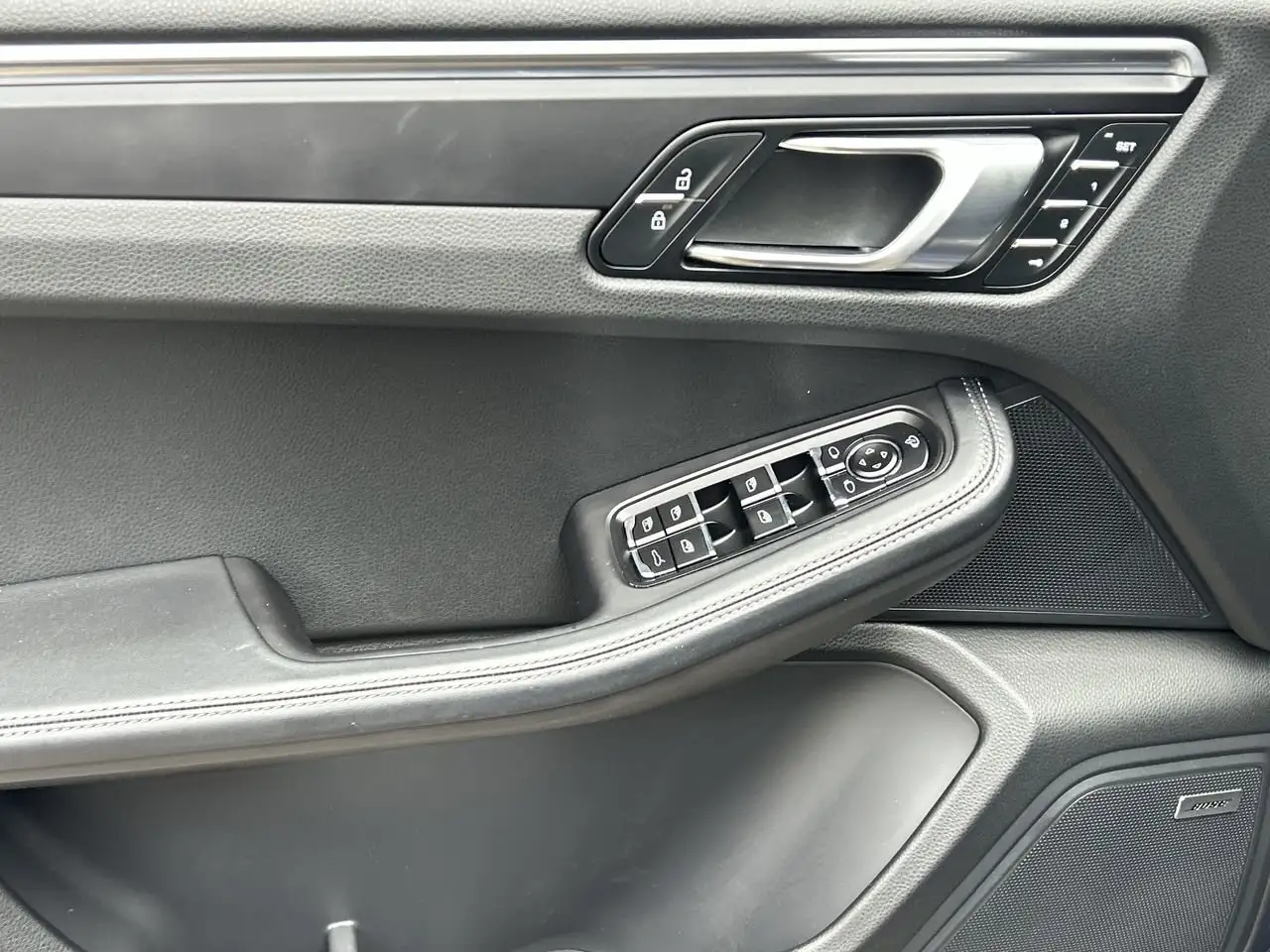 Porsche Macan снимка Porsche Macan