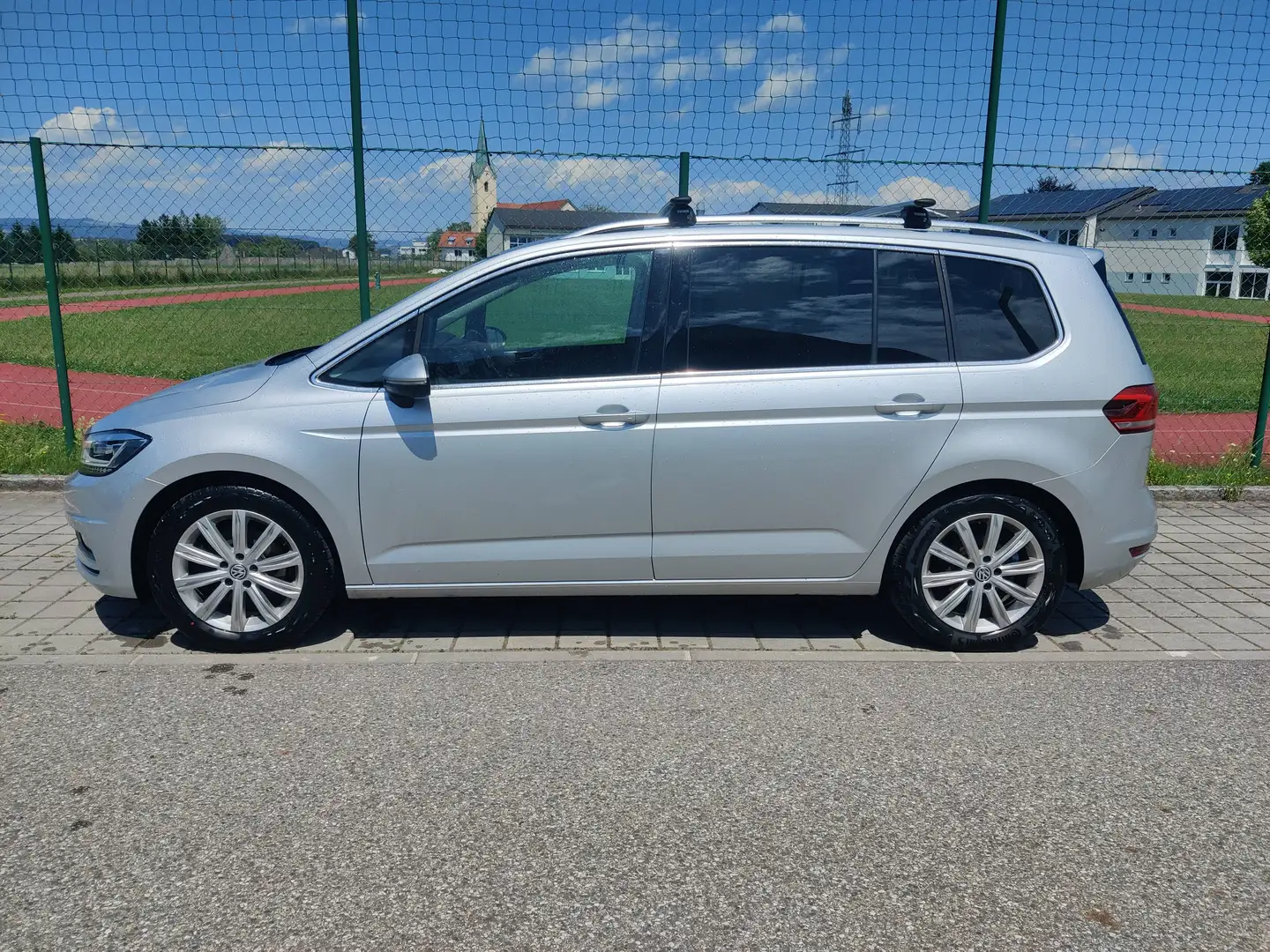 Volkswagen Touran Touran Highline 1,6 SCR TDI Highline Silber - 2