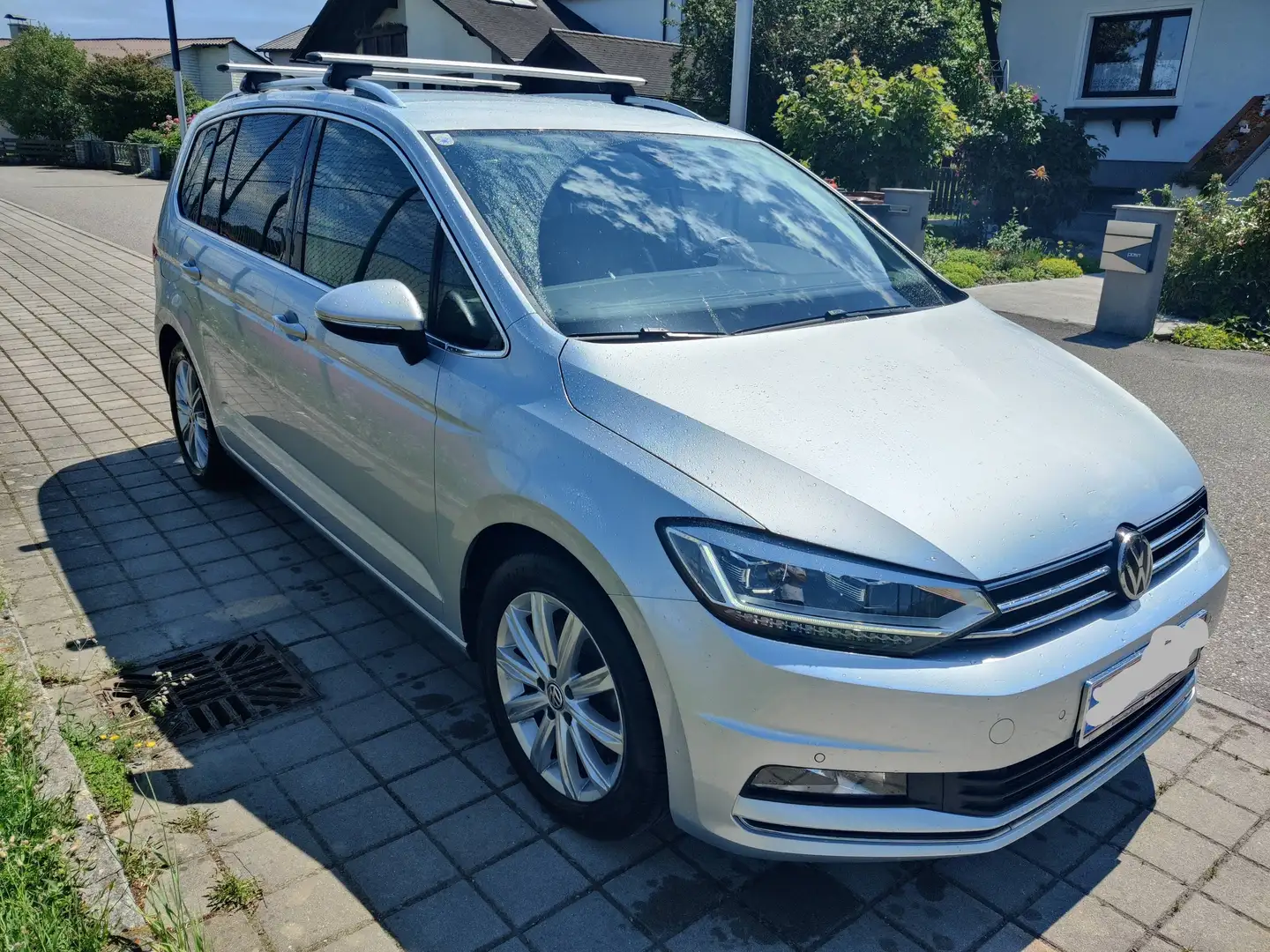 Volkswagen Touran Touran Highline 1,6 SCR TDI Highline Silber - 1