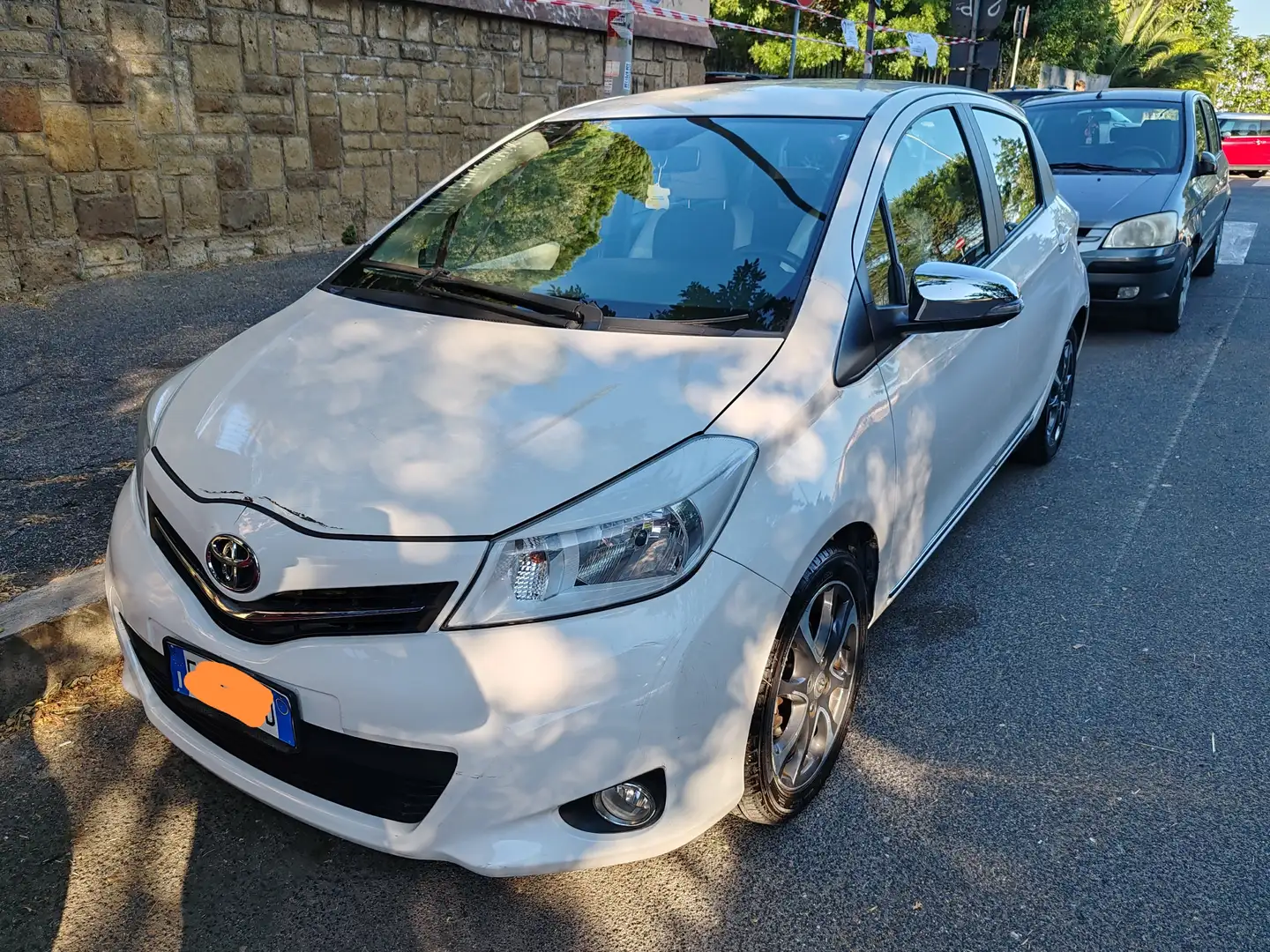 Toyota Yaris Yaris III 2011 5p 1.0 Trend Bianco - 2