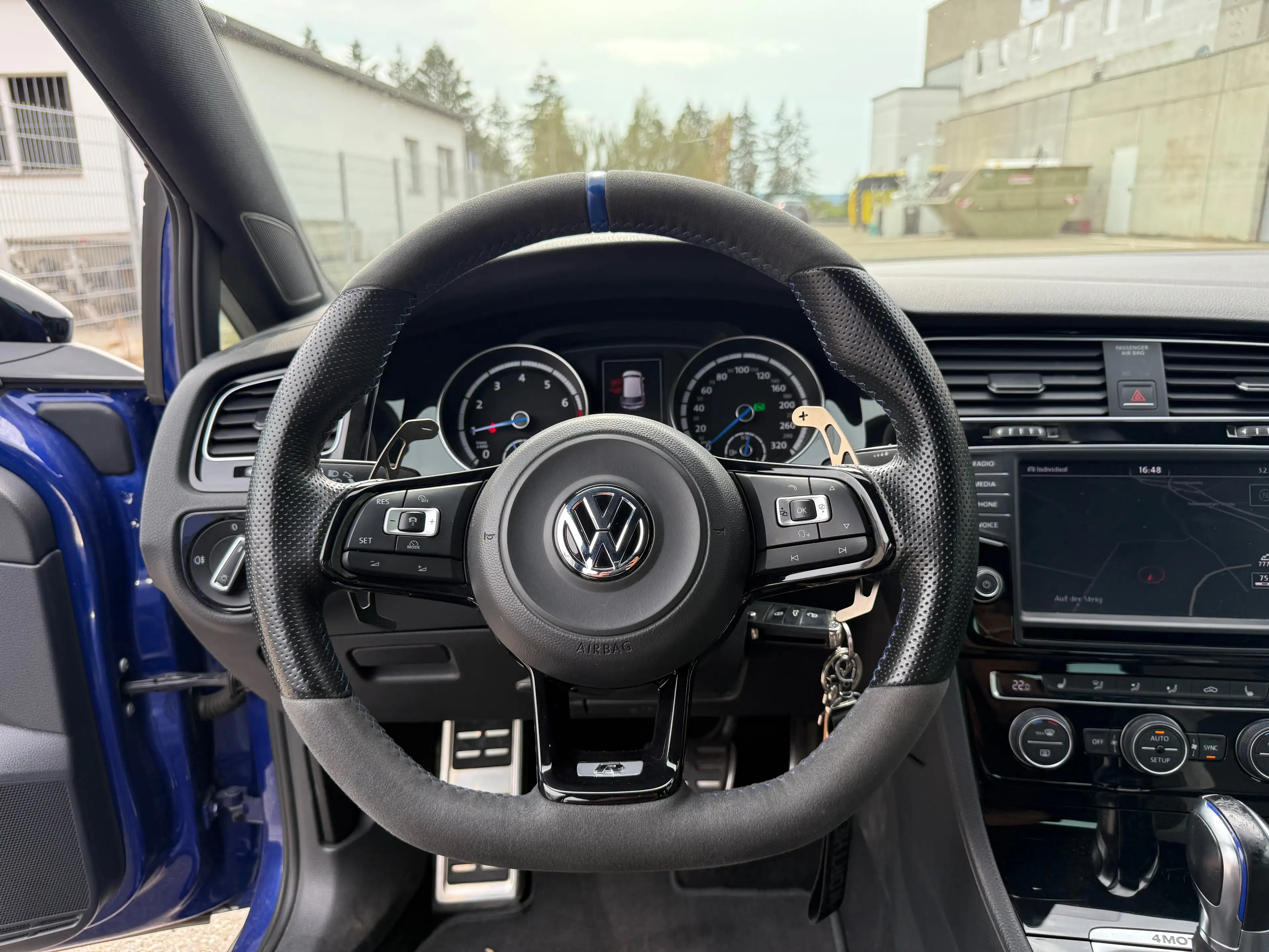 Volkswagen Golf R R BMT 4Motion — photo 14