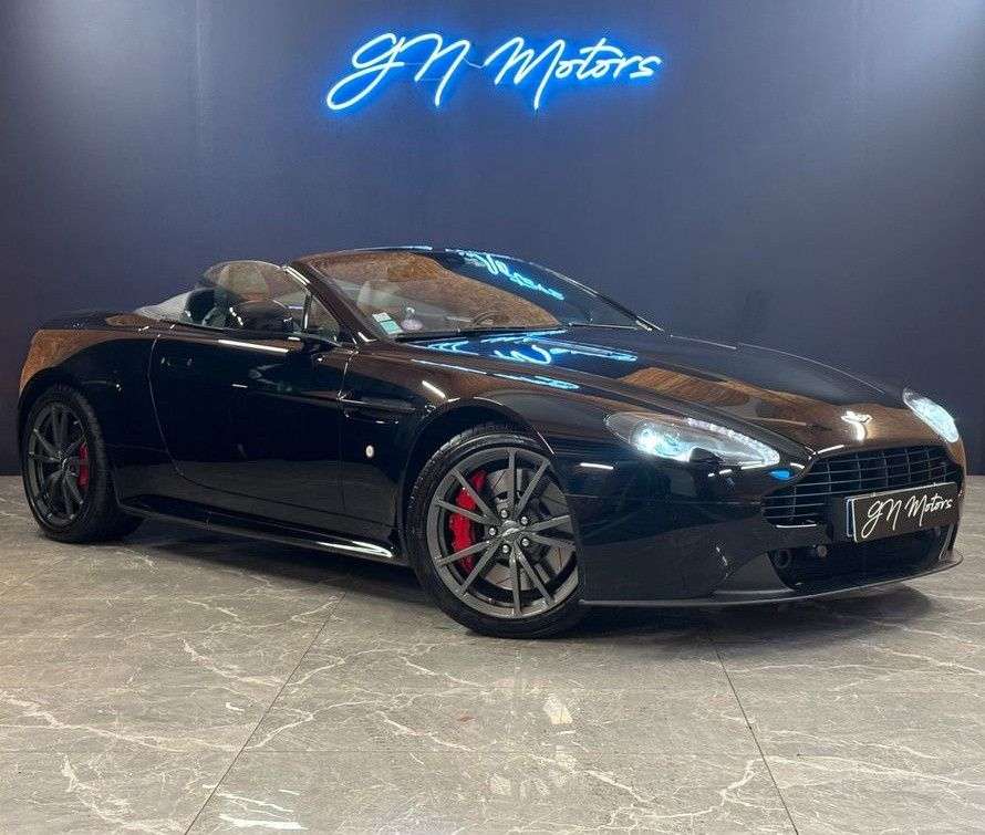 2016 Aston Martin V8