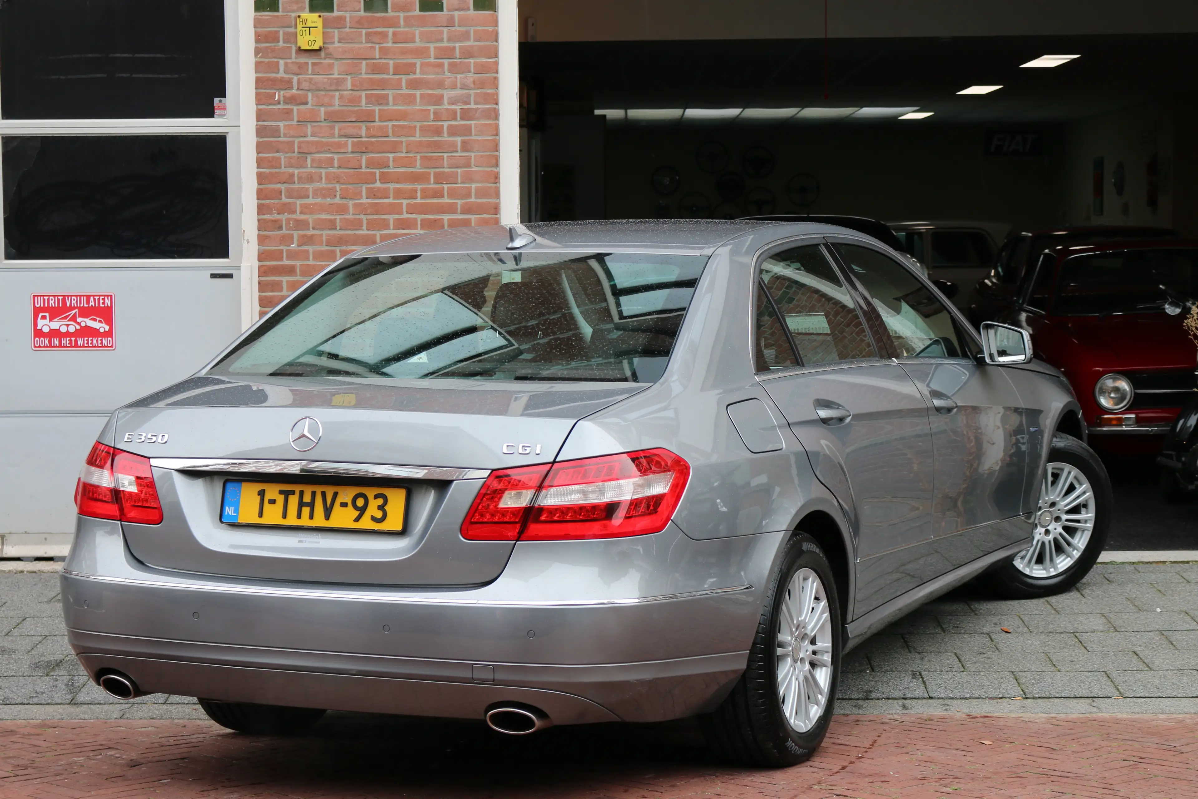 Mercedes-Benz E 350 350 CGI Elegance — photo 5