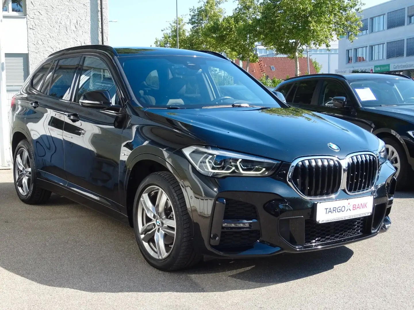 BMW X1 sDrive18d Aut M Sportpaket 18" Navi Leder LED Schwarz - 1