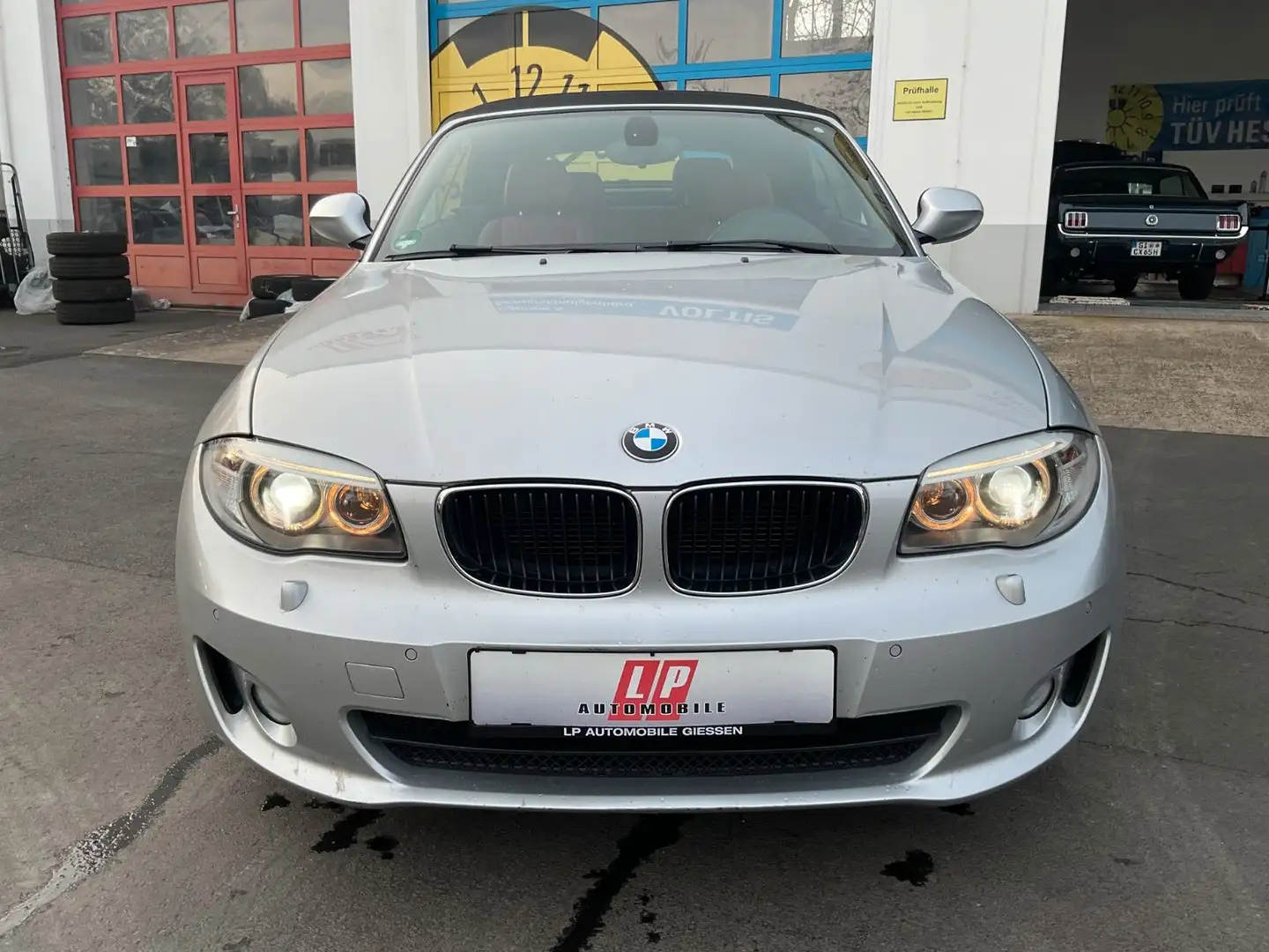 BMW 118 Cabrio 118d Xenon PDC Klima SHZ Tempo Silber - 2