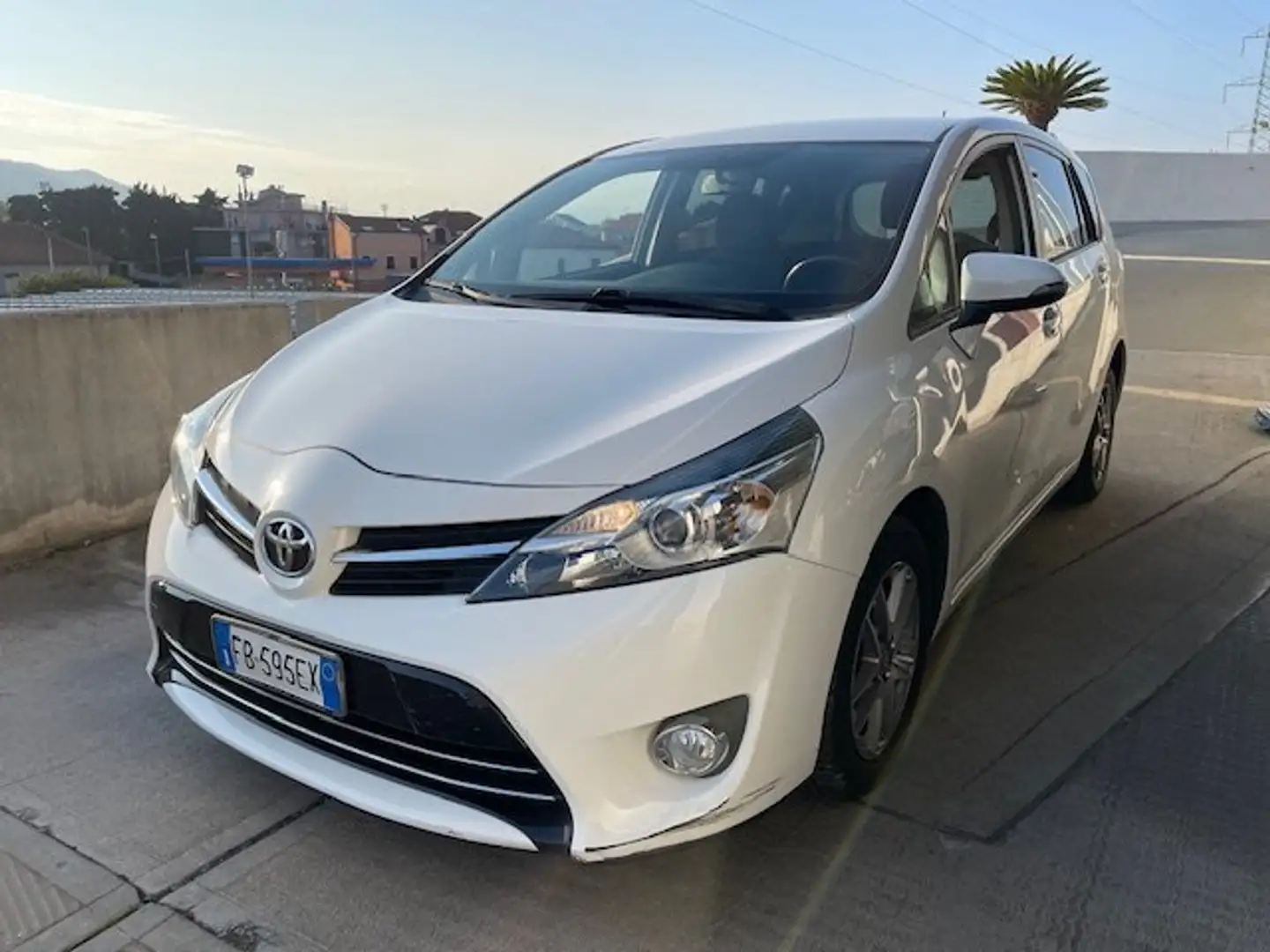Toyota Verso 1.6 d-4d Cool 5 p.ti mt Bianco - 1