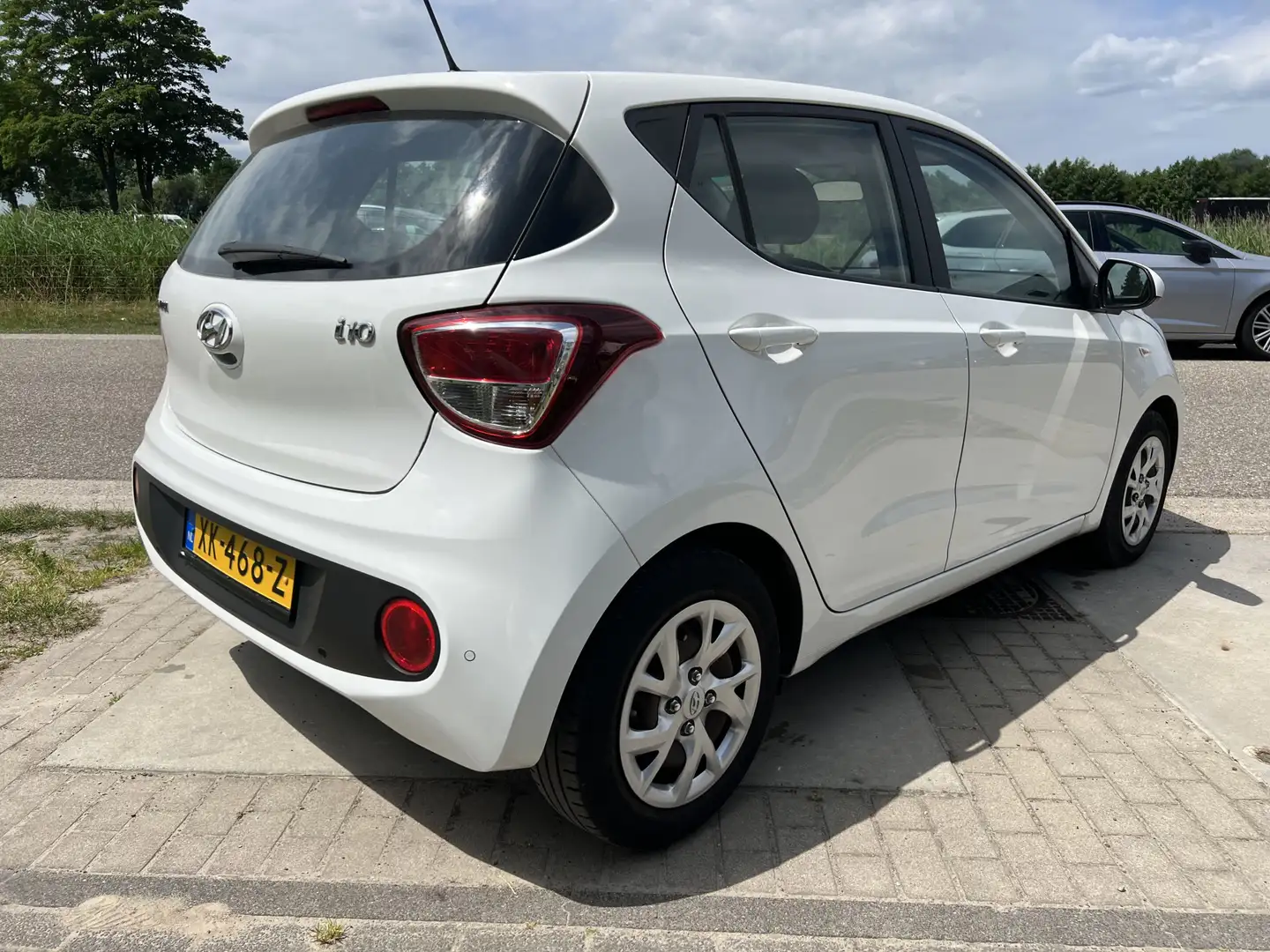 Hyundai i10 1.0i Comfort / Airco / PDC A / Cruise / Applecarpl Wit - 2