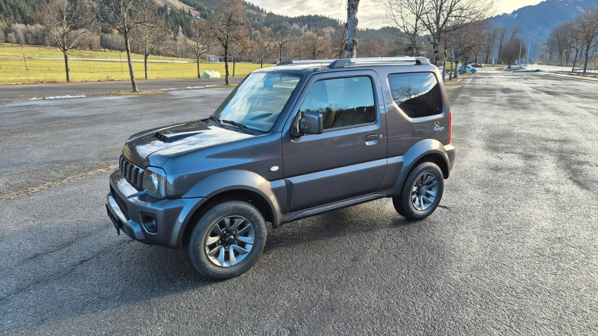 Suzuki Jimny Ranger Style Grau - 2