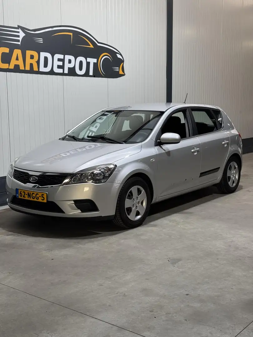 Kia Ceed / cee'd 1.4 CVVT X-tra Zeer netjes Vol jaar APK Grey - 1