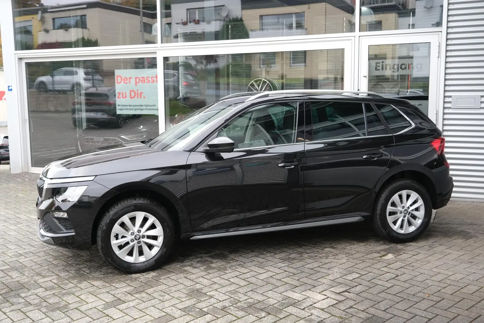 Skoda Kamiq Top Selection 1.0 TSI LED App-Navi Sitzheizung PDC Noir - 2