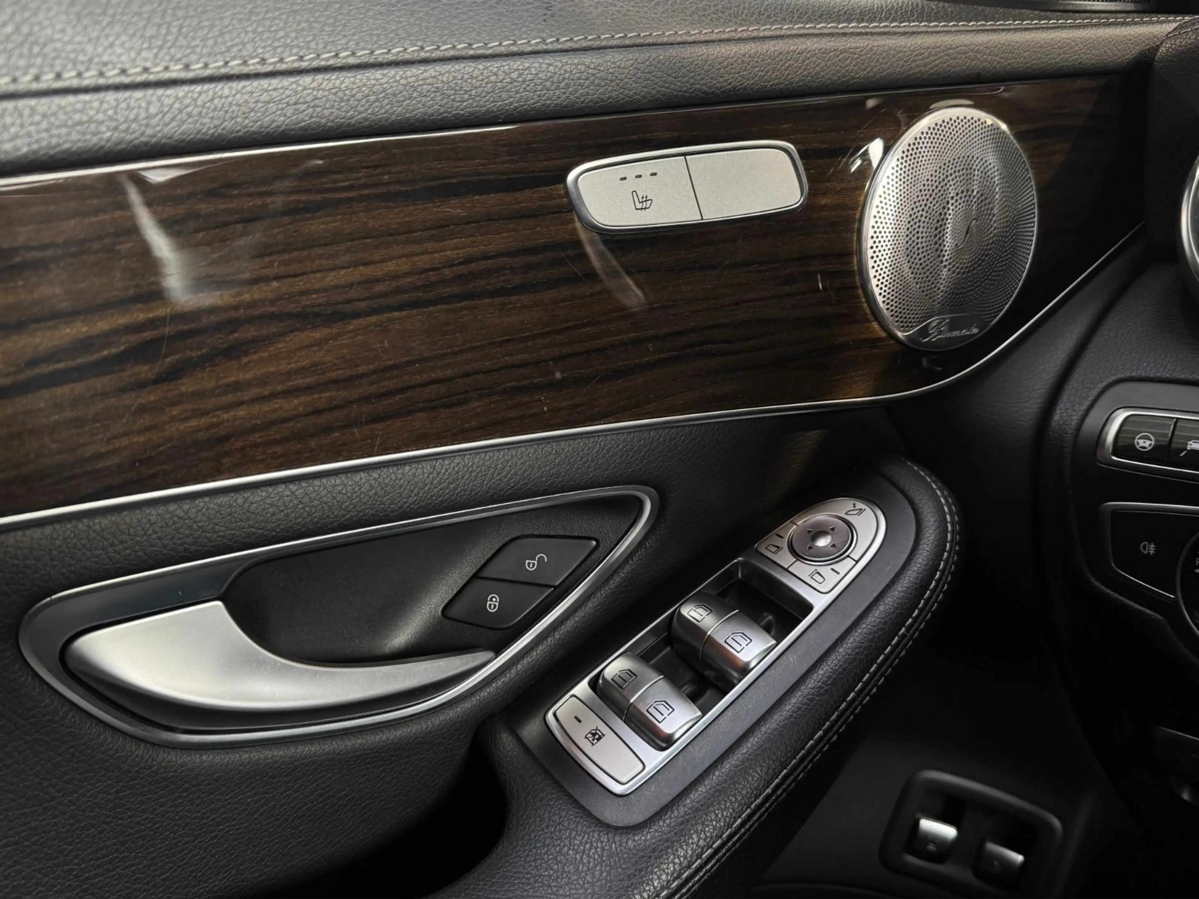 Mercedes-Benz GLC 250 d *4Matic*LED*BURM*PANO*GEWERBE&EXPORT — photo 11