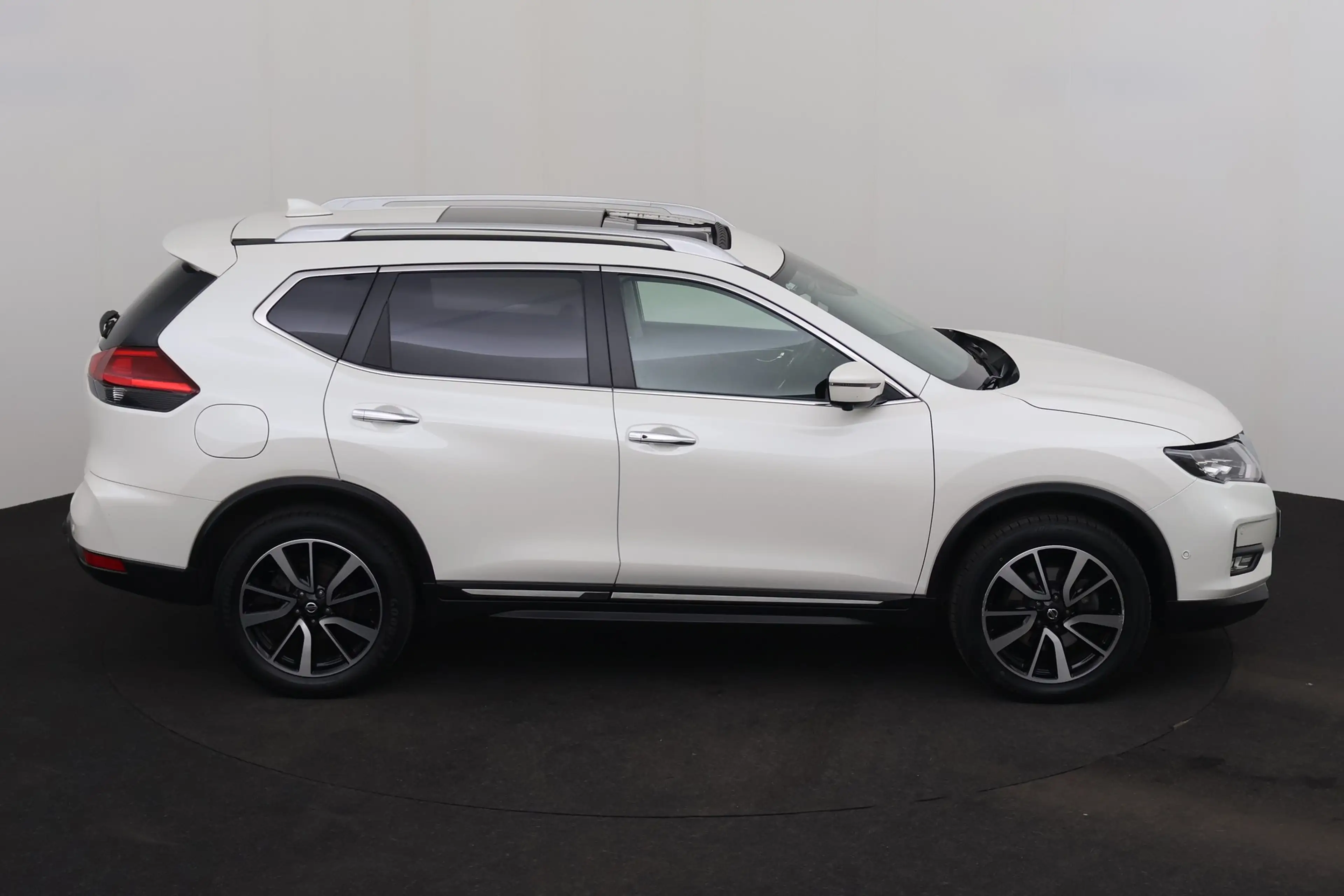 Nissan X-Trail 1.7 DCI + A/T + GPS + LEDER + CAMERA + PDC + CRUIS — photo 5