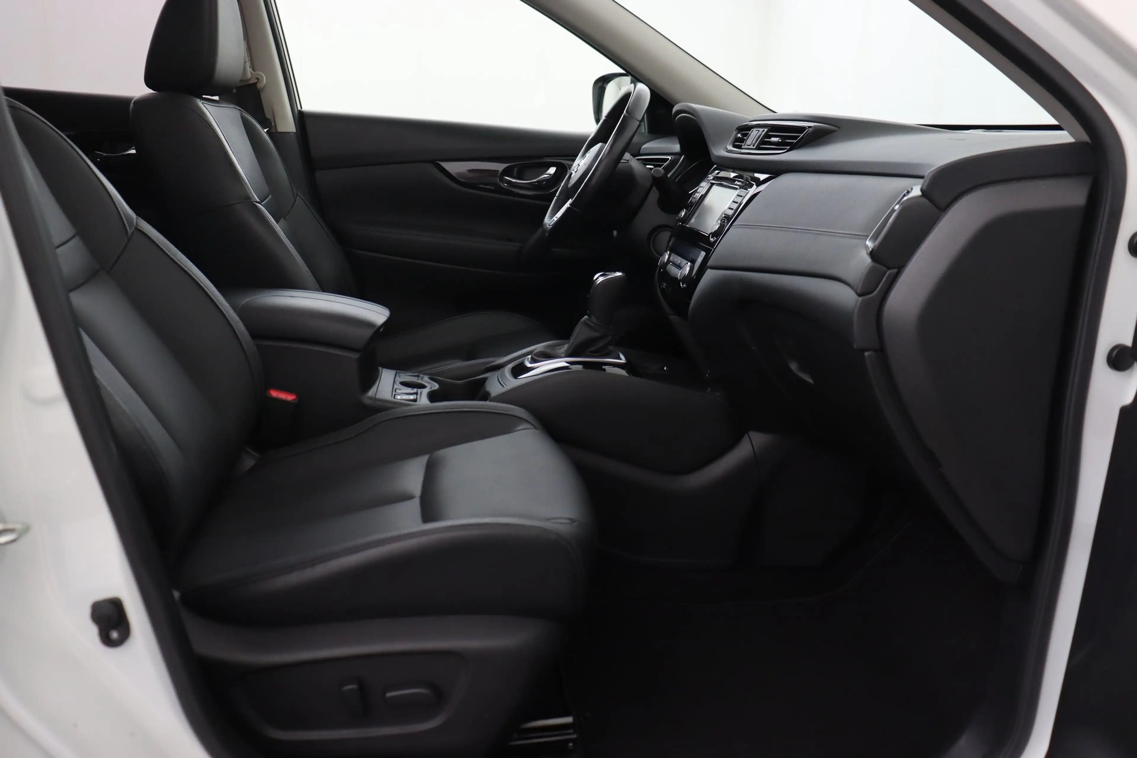Nissan X-Trail 1.7 DCI + A/T + GPS + LEDER + CAMERA + PDC + CRUIS — photo 11