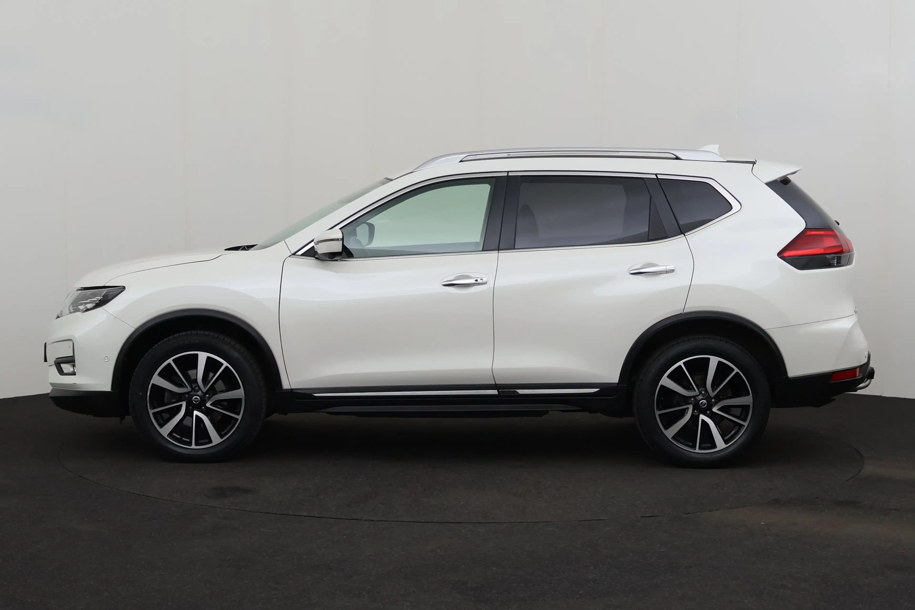Nissan X-Trail 1.7 DCI + A/T + GPS + LEDER + CAMERA + PDC + CRUIS — photo 2