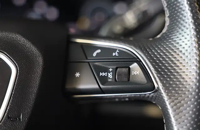 Audi Q3 view 25