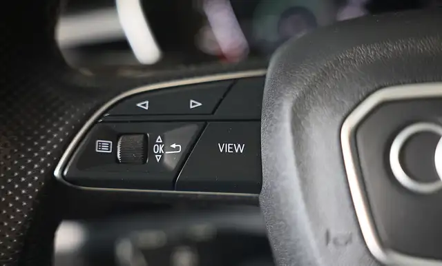 Audi Q3 view 23
