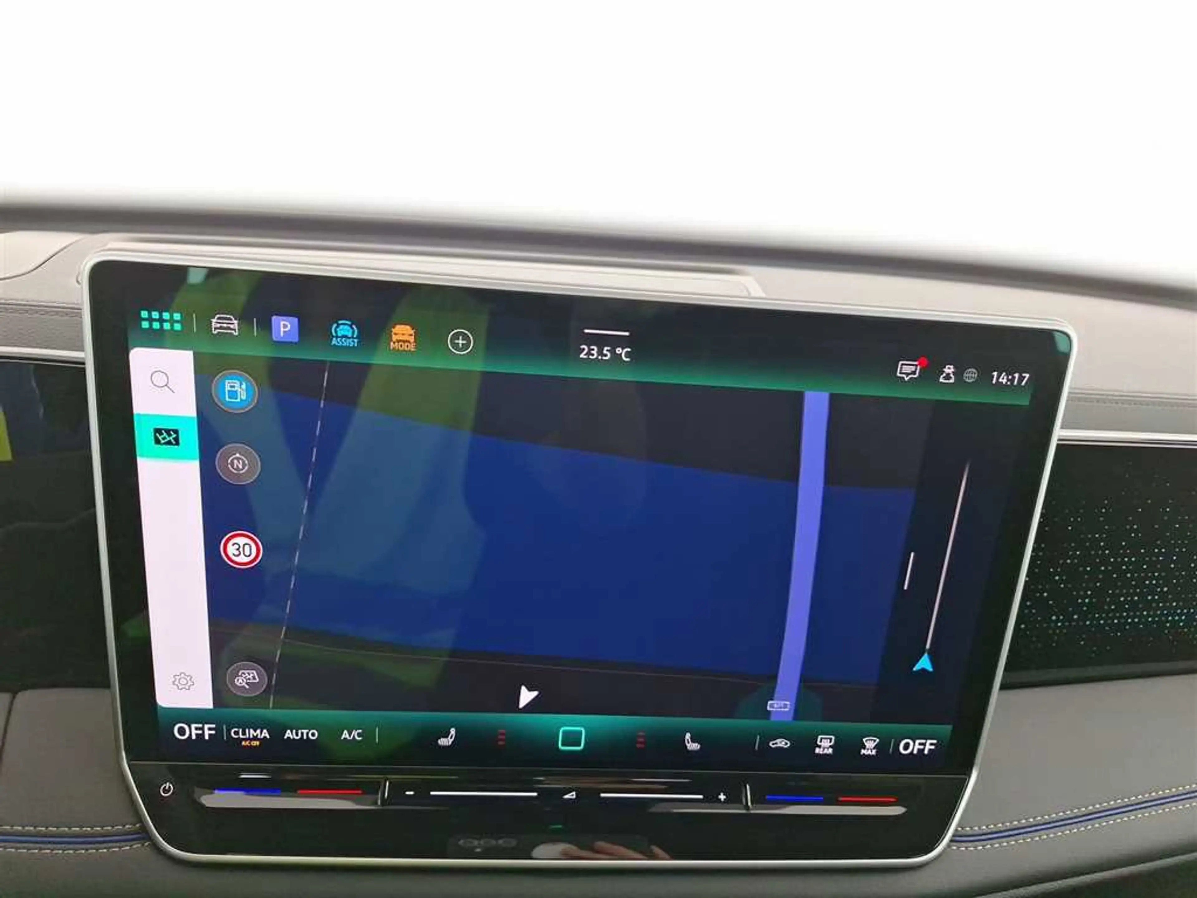 Volkswagen Tiguan R-Line 1.5 eTSI DSG — photo 11