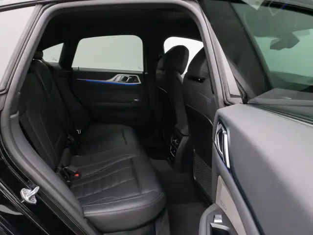 BMW 4 Series view 26