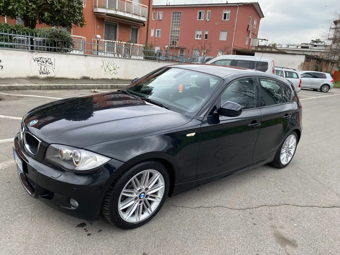BMW 118 118d 5p 2.0 Eletta 143cv dpf Nero - 1