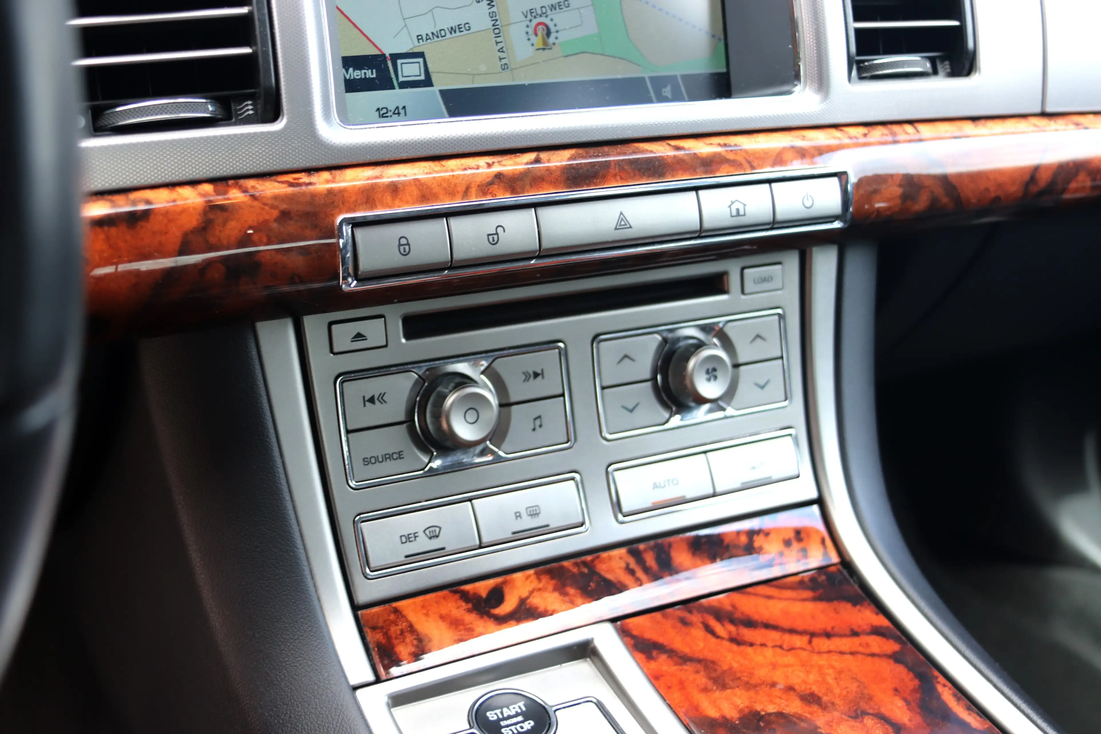 Jaguar XF XF X250 3.0 V6 Luxury - NL auto - Historie! — photo 13