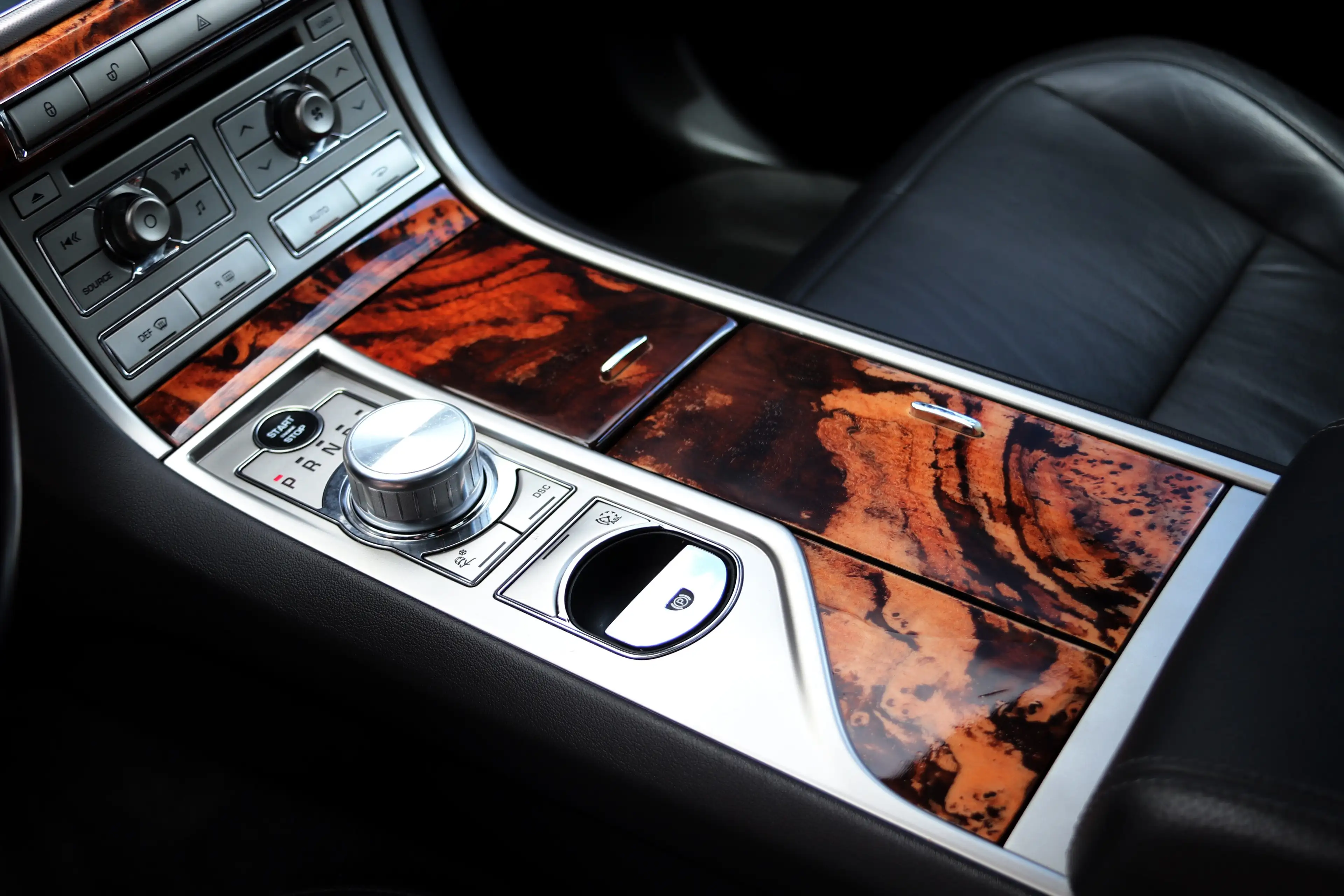 Jaguar XF XF X250 3.0 V6 Luxury - NL auto - Historie! — photo 11