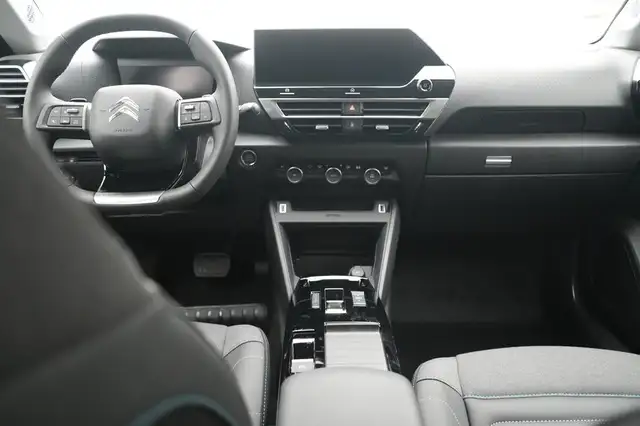 Citroen C4 view 4