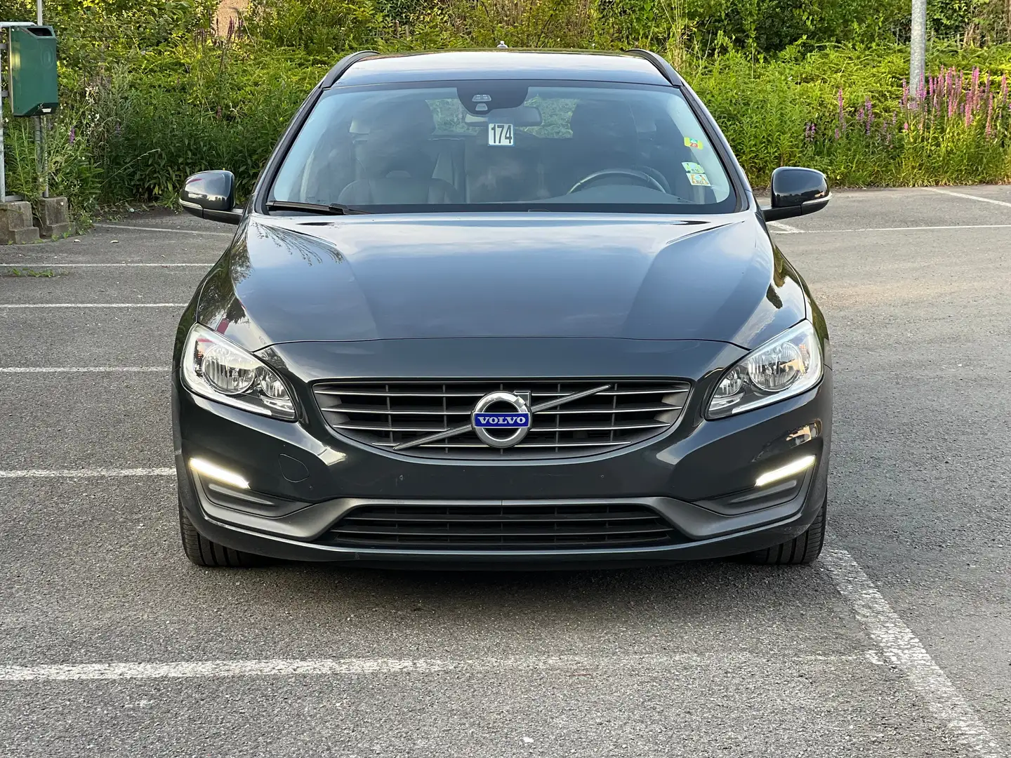 Volvo V60 2.0 D4 Kinetic / EURO 6 / 161 000 KM 2015 Grijs - 2