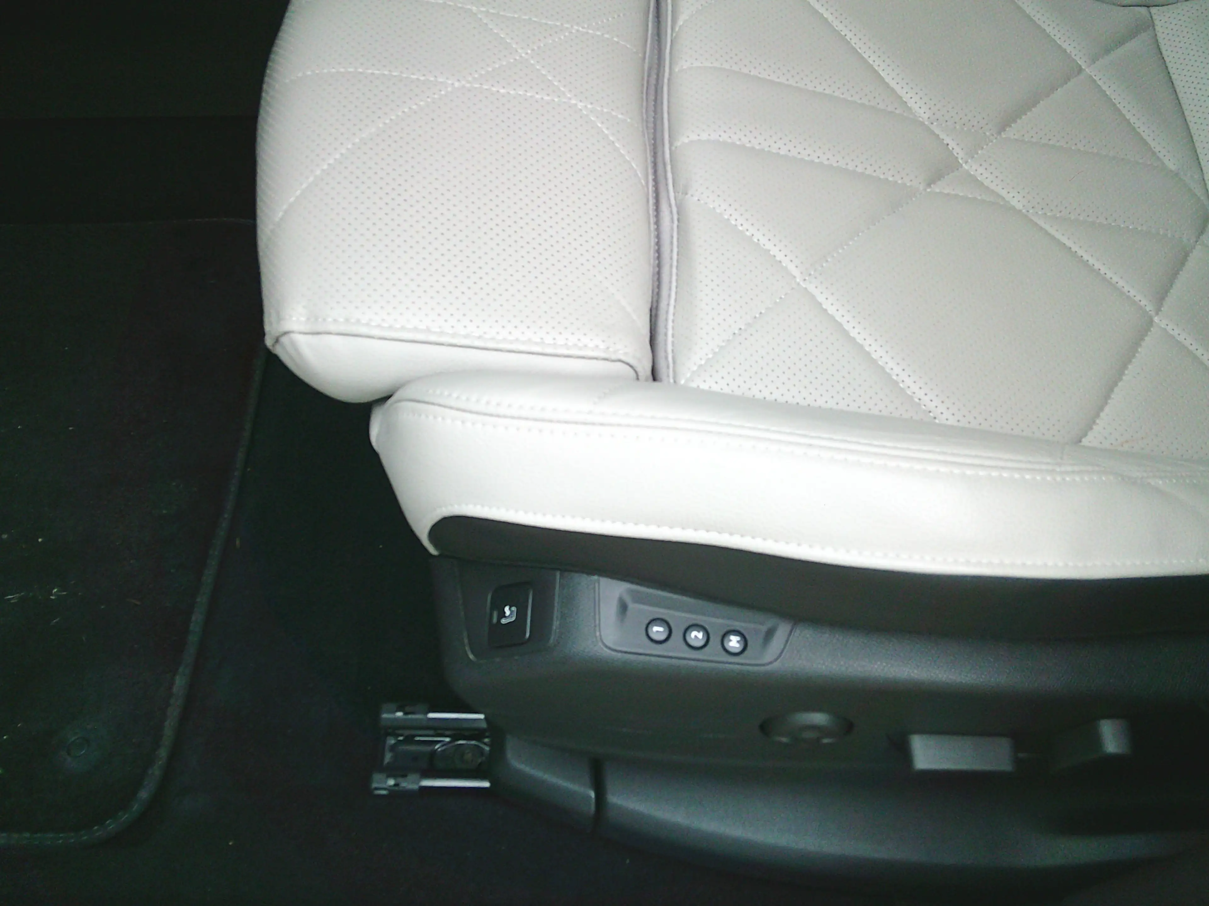 DS Automobiles DS 7 E-Tense 300 kW Rivoli 4x4 — photo 10