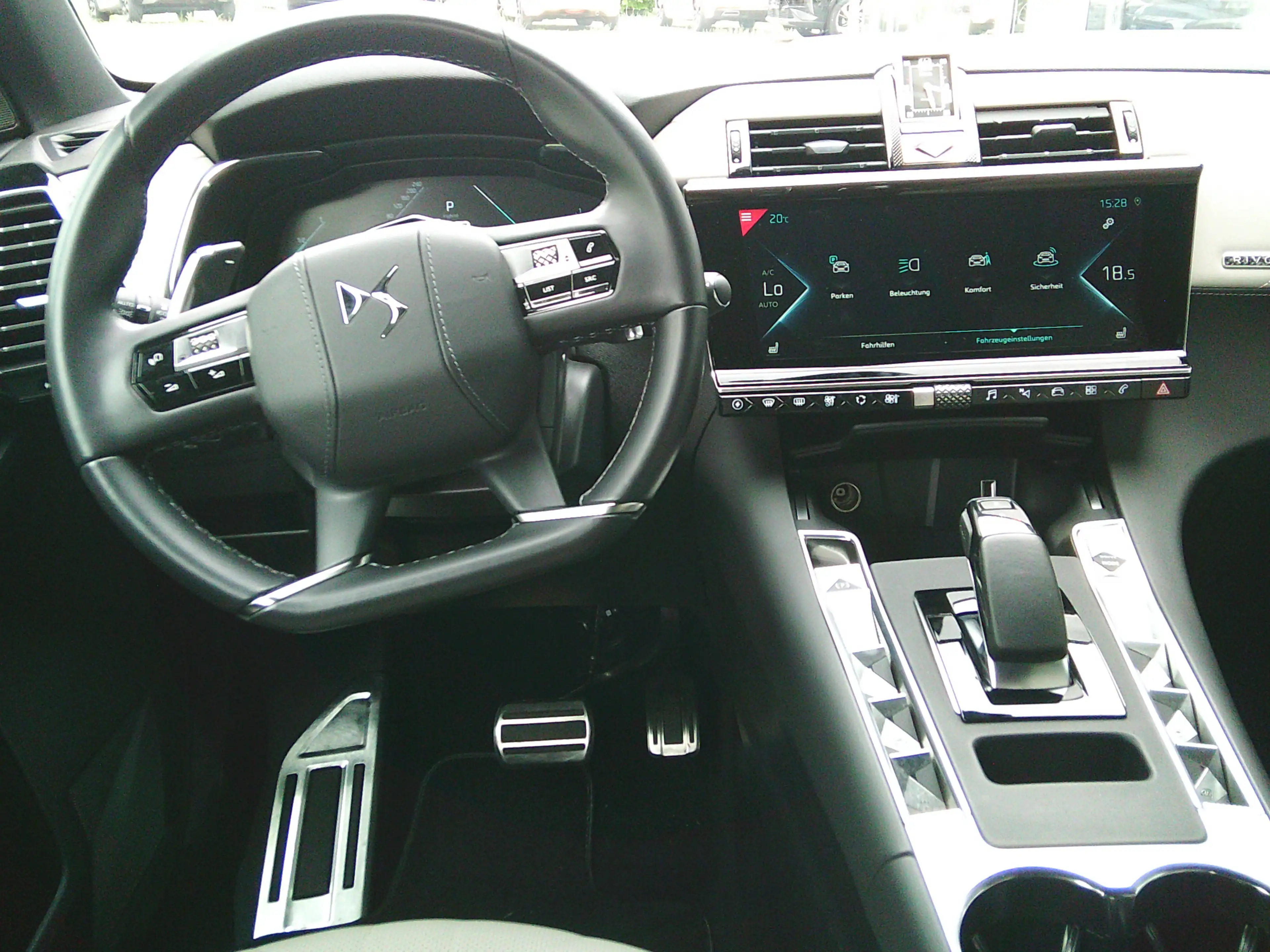 DS Automobiles DS 7 E-Tense 300 kW Rivoli 4x4 — photo 12